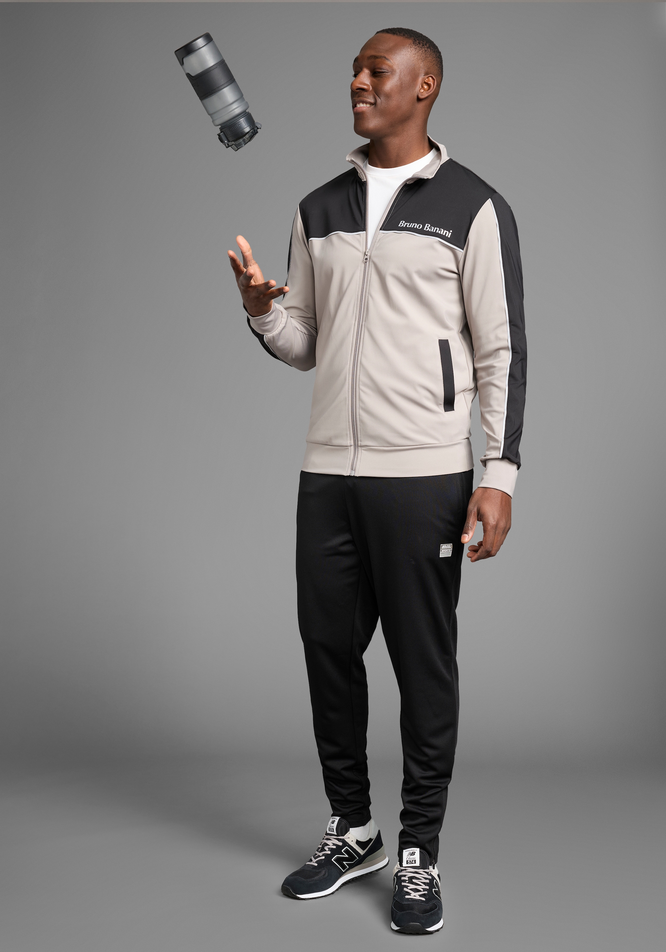 Bruno Banani Sweatjacke, mit Reflektorstreifen in Teilungsnähten
