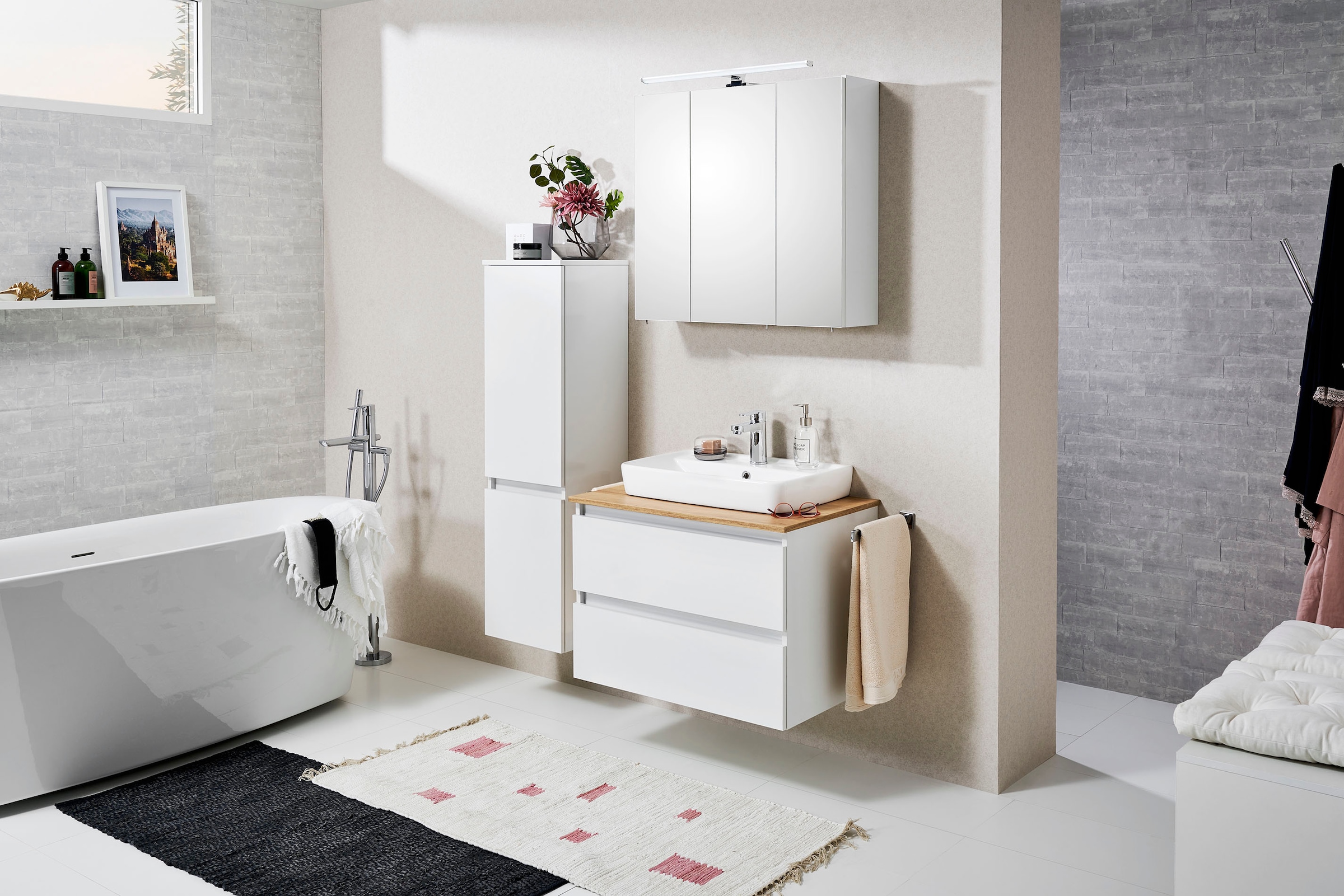 Saphir Badmöbel-Set »Quickset 360 3-teilig, Keramik-Aufsatzbecken mit LED-Spiegelschrank«, (5 St.), mit Midischrank, 5 Türen, 2 Schubladen, inkl. Türdämpfer