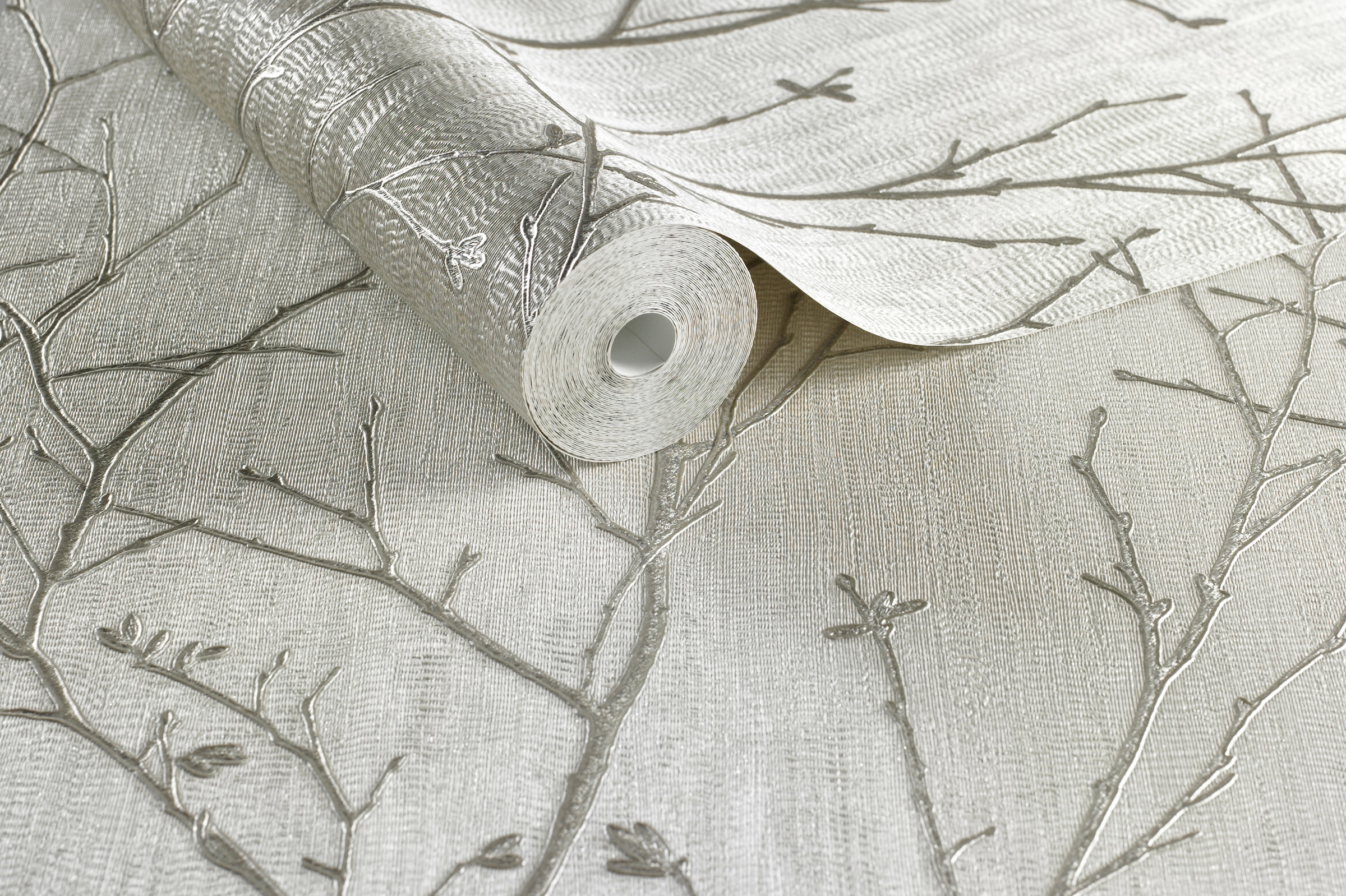 Boutique Vliestapete »Water Silk Sprig ivory«, animal print, 1000 cm Länge