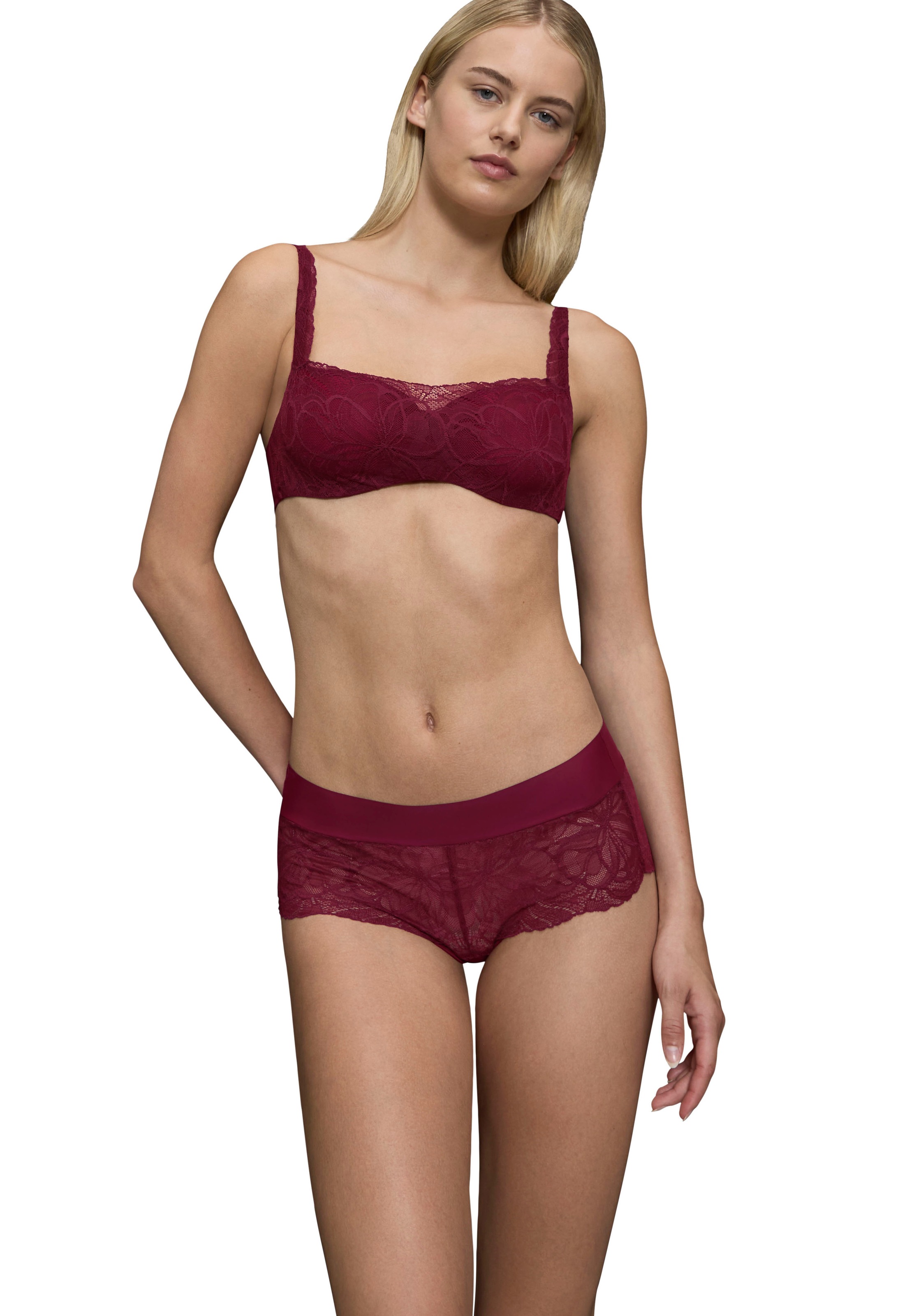 Triumph Panty »Body Make-Up Illusion Lace Shorty«, Strech-Spitze