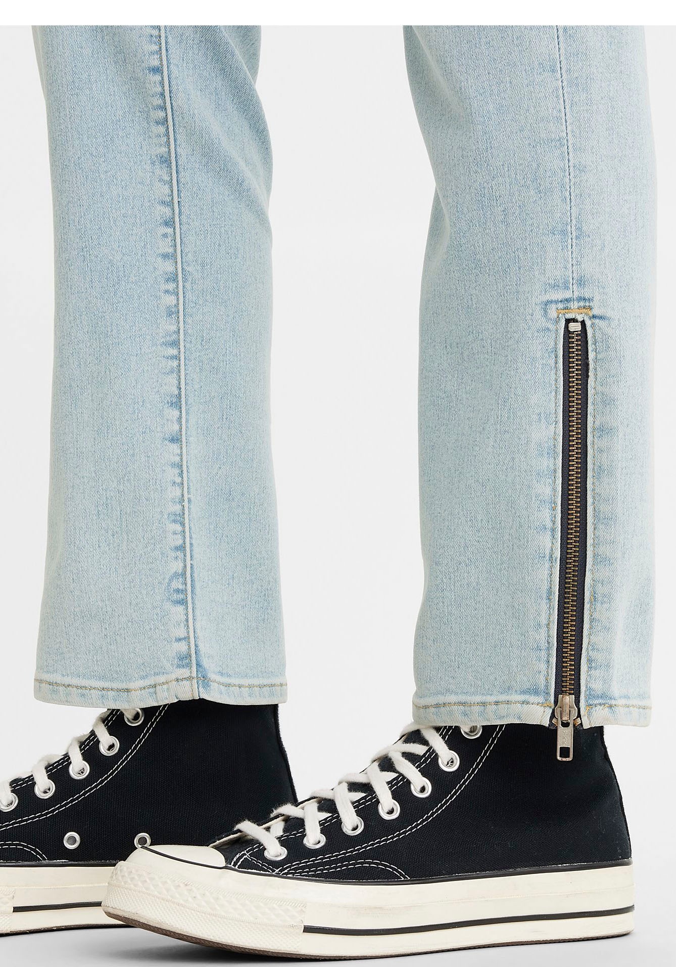 Levi's® 5-Pocket-Jeans »724 BUTTON SHANK«, mit Reisverschlussdetail am Saum