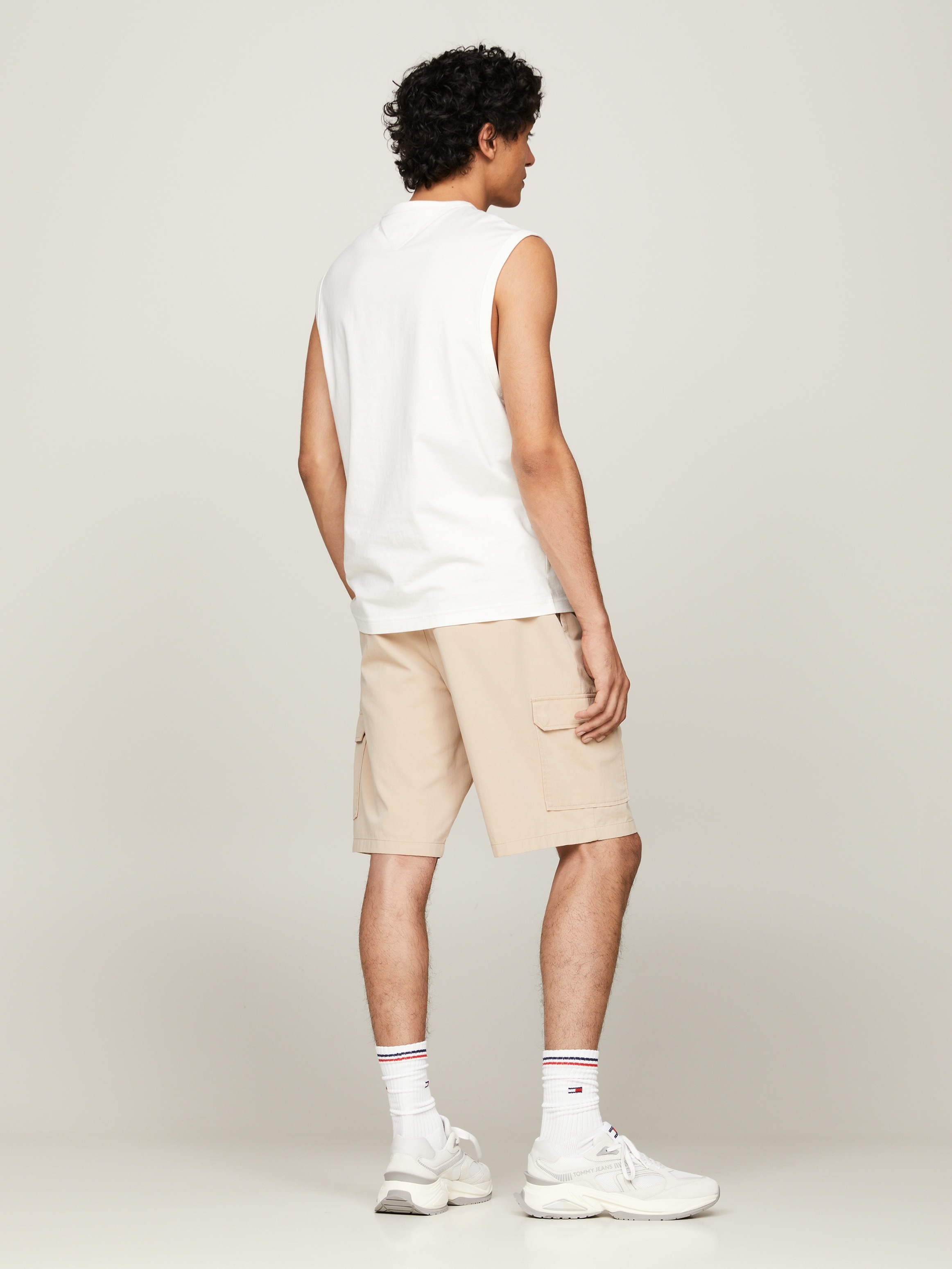 Tommy Jeans Rundhalsshirt »TJM REG BADGE TANK TOP EXT«, mit Logoprägung