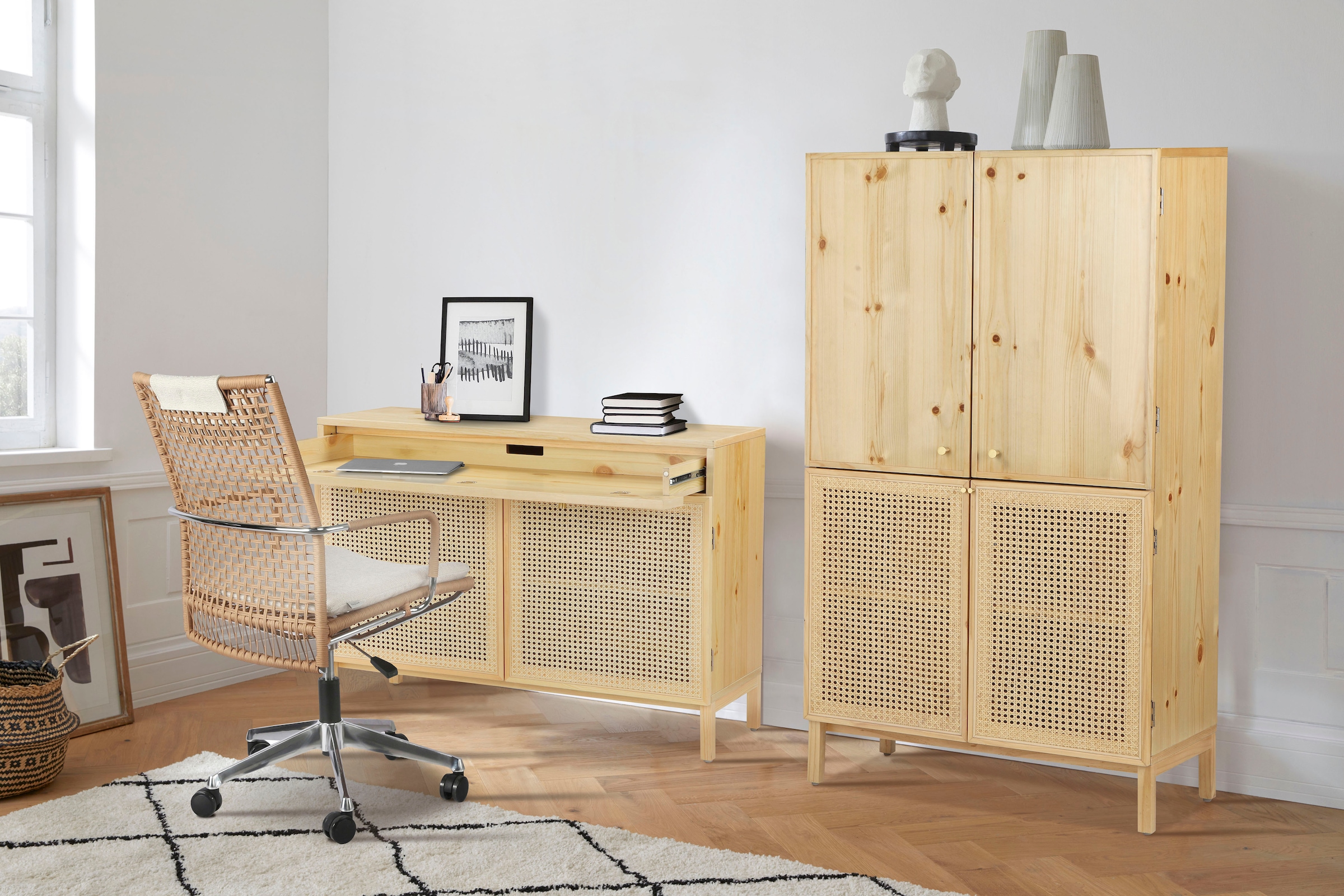 andas Highboard »Gatwick«, ausziehbare Schreibtischplatte, Massivholz, Design by Morten Georgsen