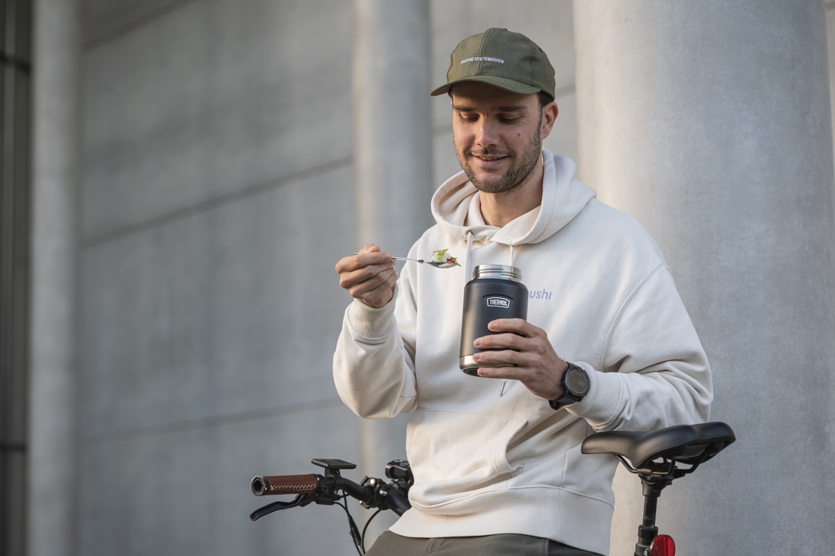 THERMOS Thermobehälter »ICON FOOD JAR, Thermobehälter für Essen, spülmaschinenfest« 1 Stk. tlg. 0,71l, 10h heiß & 24h kalt, dicht & auslaufsicher, mit Löffel