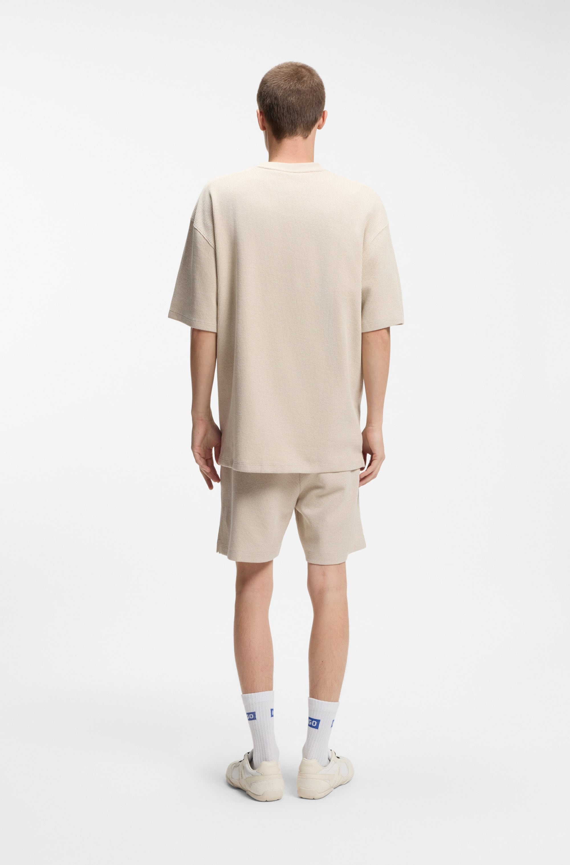 HUGO T-Shirt »Nuwaffle« Rundhalsausschnitt, Regular Fit, dezentes Waffelmuster