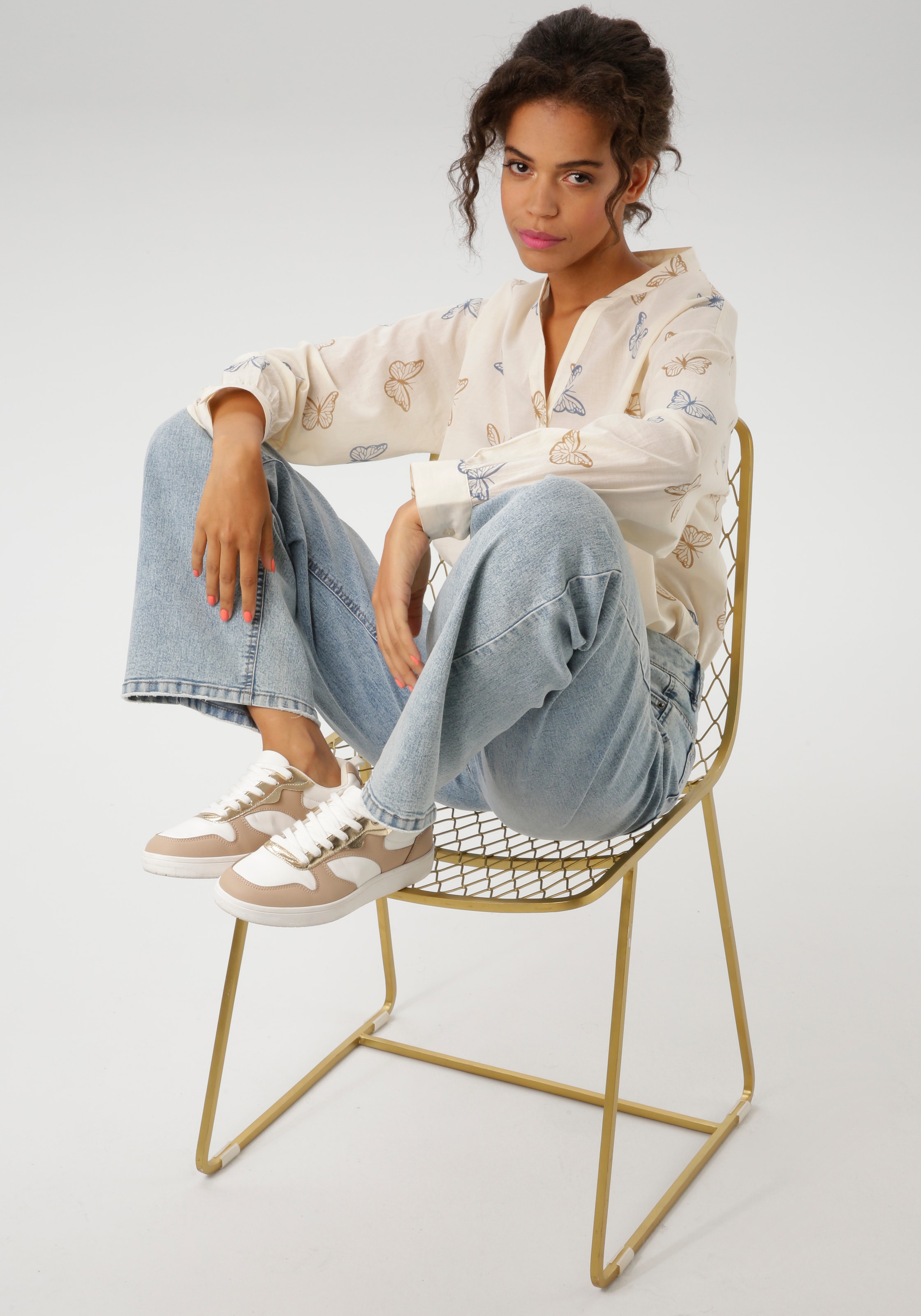 Aniston CASUAL Straight-Jeans mit trendig weitem Bein