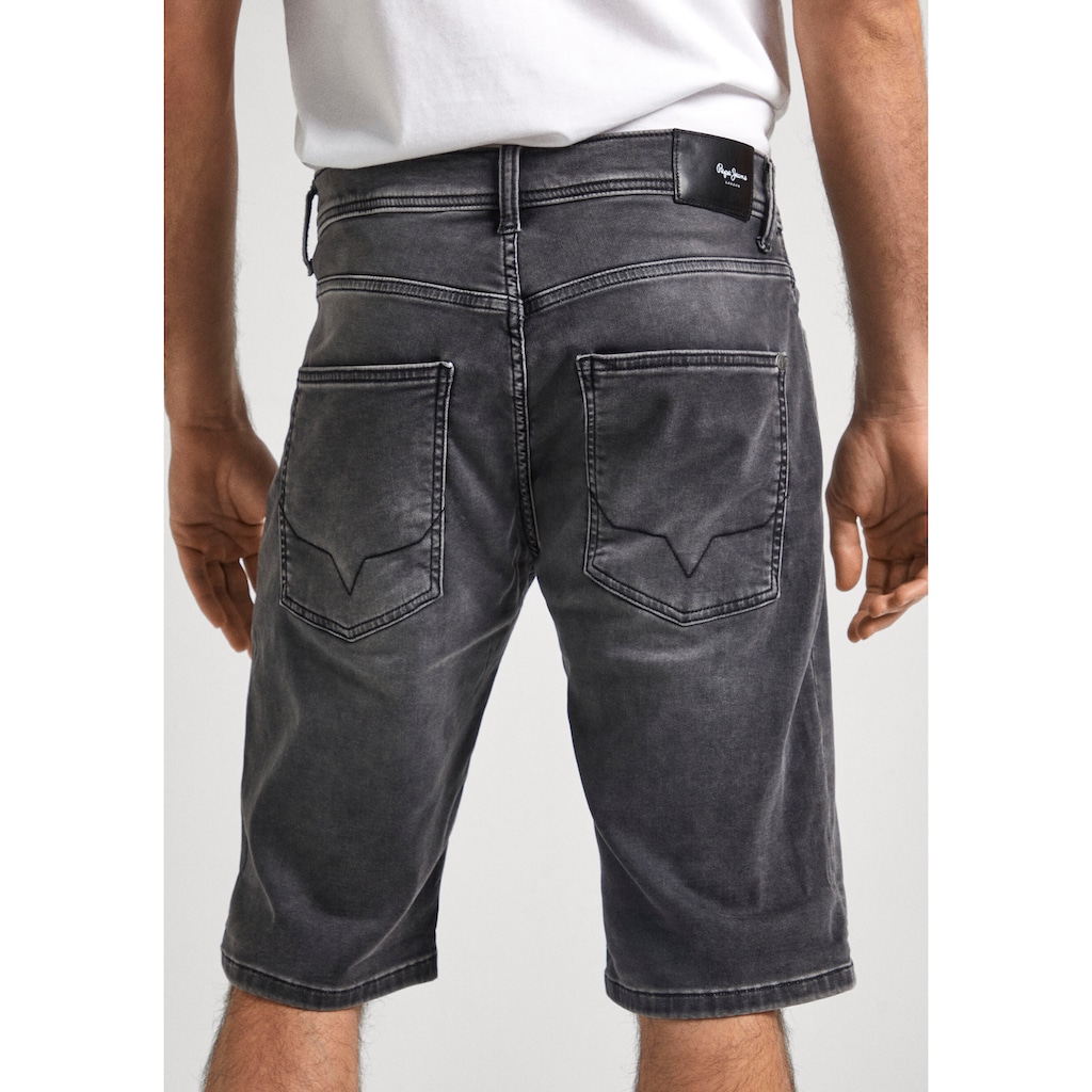 Pepe Jeans Shorts, mit Markenlabel auf der Rückseite