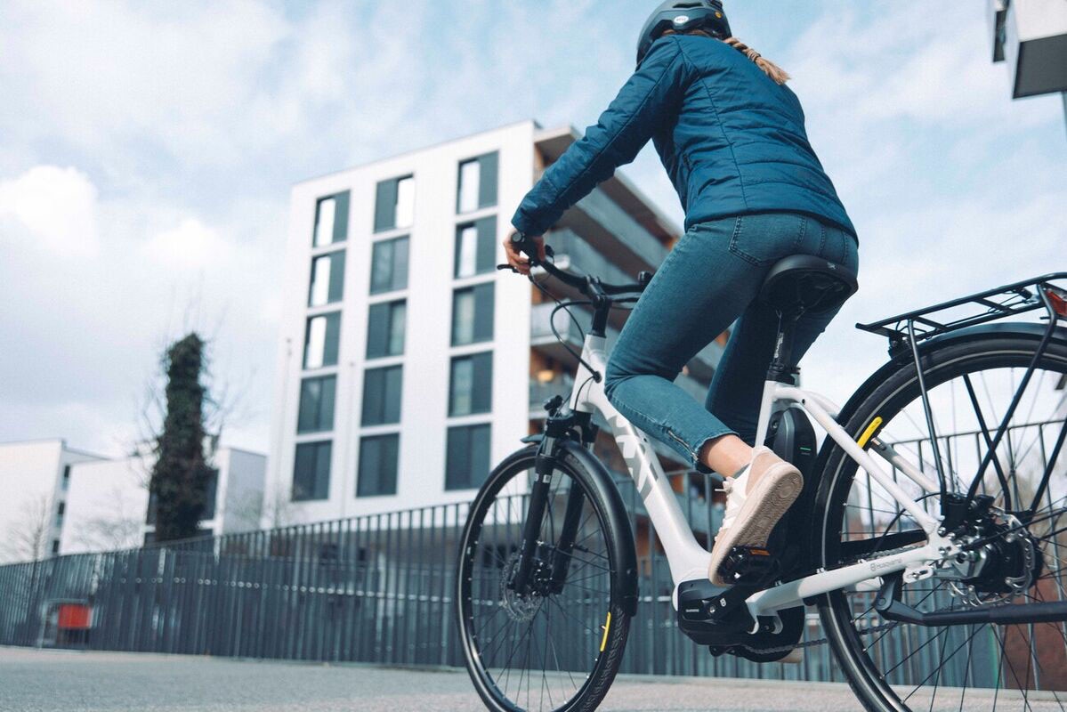 Husqvarna E-BICYCLES E-Bike »E-Citybike Eco City 1«, 8 Gang, Shimano, Nexus, Mittelmotor 250 W, (28 Zoll, Shimano Motor, Rücktritt, Scheibenbremsen, Straßenzulassung), Pedelec, Elektrofahrrad für Herren u. Damen, tiefer Einstieg