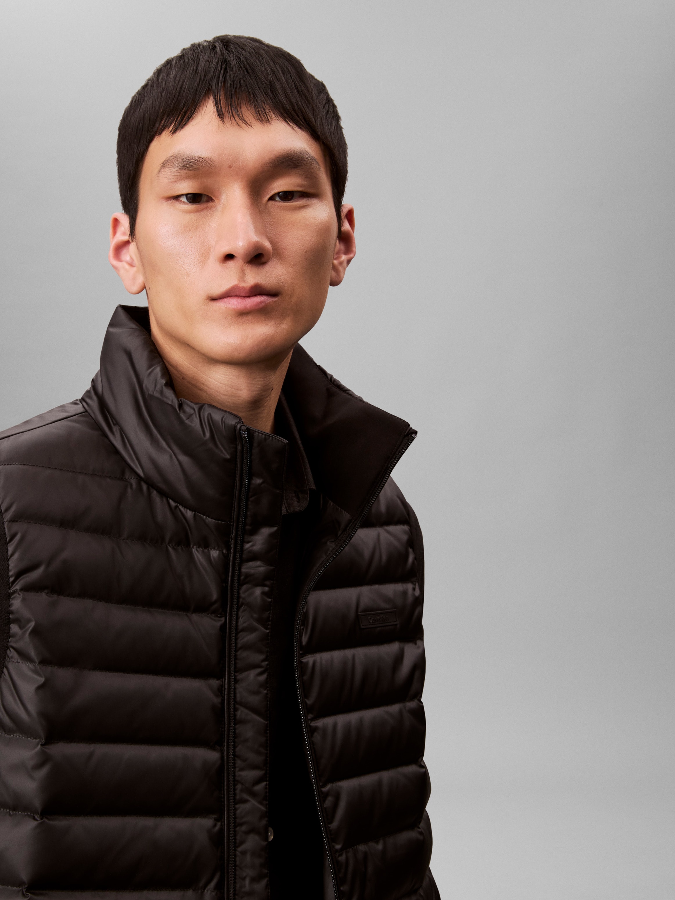 Calvin Klein Steppweste »SLVLSS LT WT NYLON PUFFER VEST« Mit Rundhalsausschnitt
