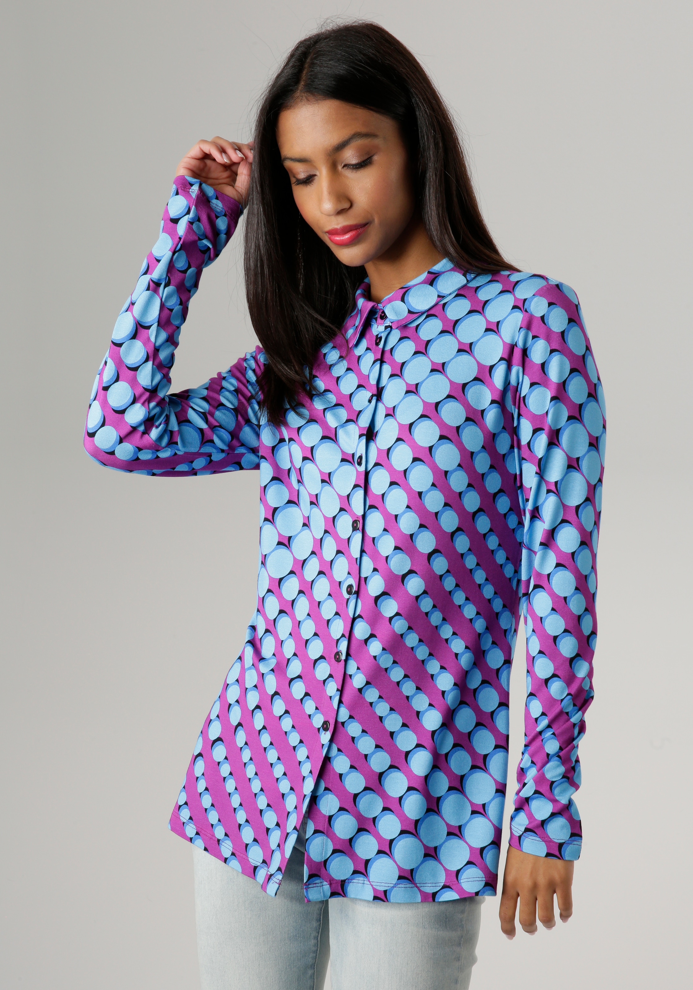 Aniston SELECTED Hemdbluse, aus elastischem Jersey, mit retro Punktedruck