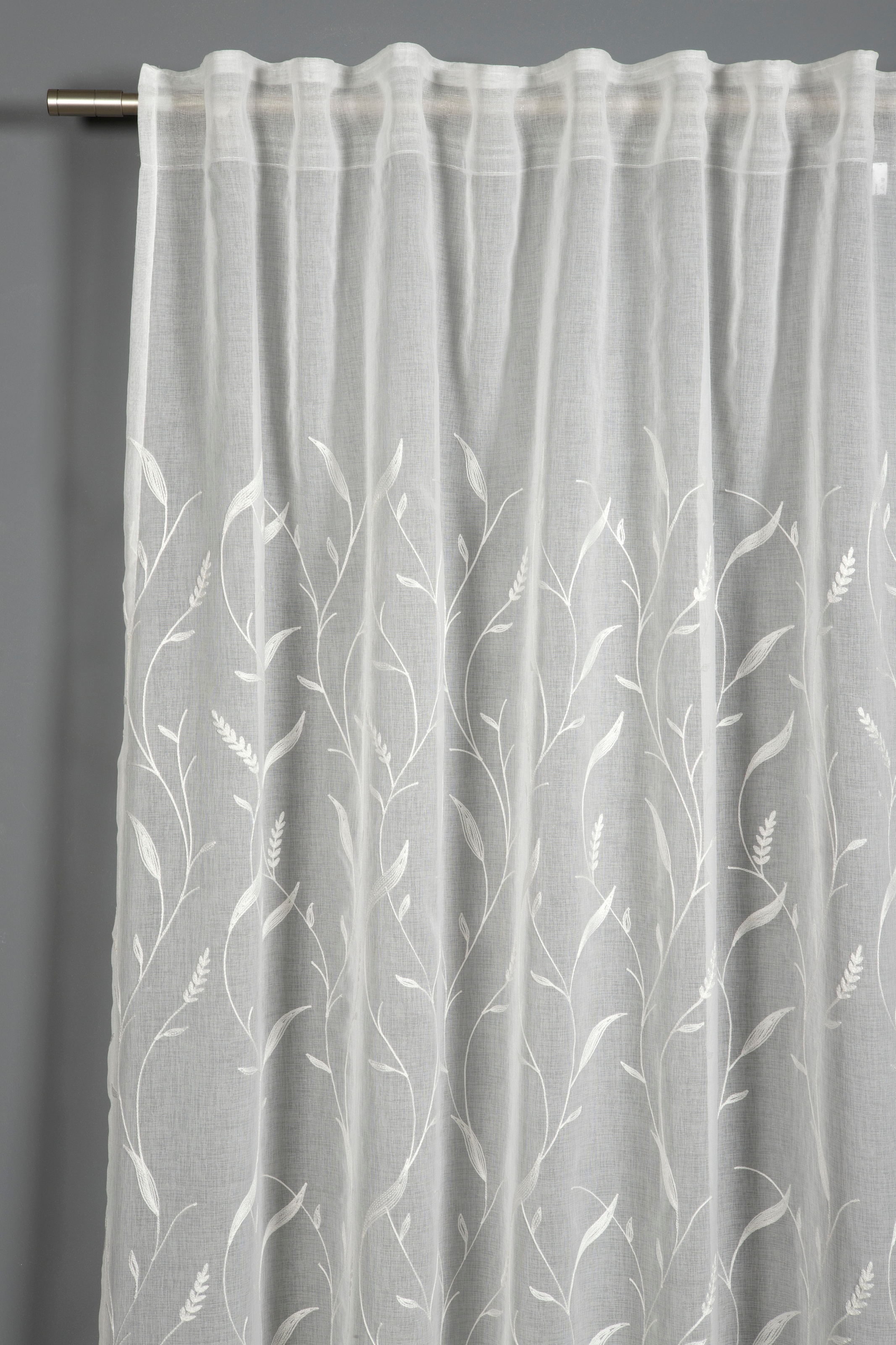 GARDINIA Gardine »Schal mit Gardinenband Dolly-Voile mit Rankenstickerei«, (1 St.), Stoff Dolly-Voile mit Rankenstickerei