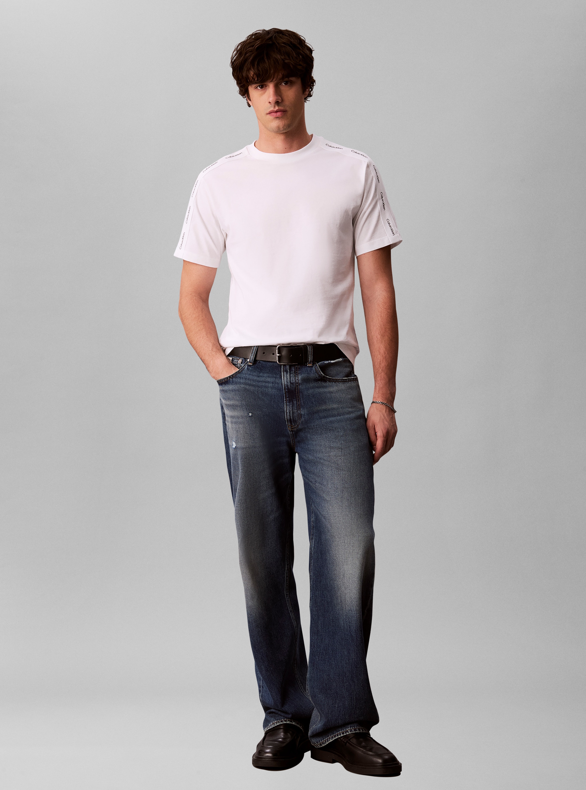 Calvin Klein T-Shirt »LOGO TAPE TEE« Regular fit, Logoschriftzug