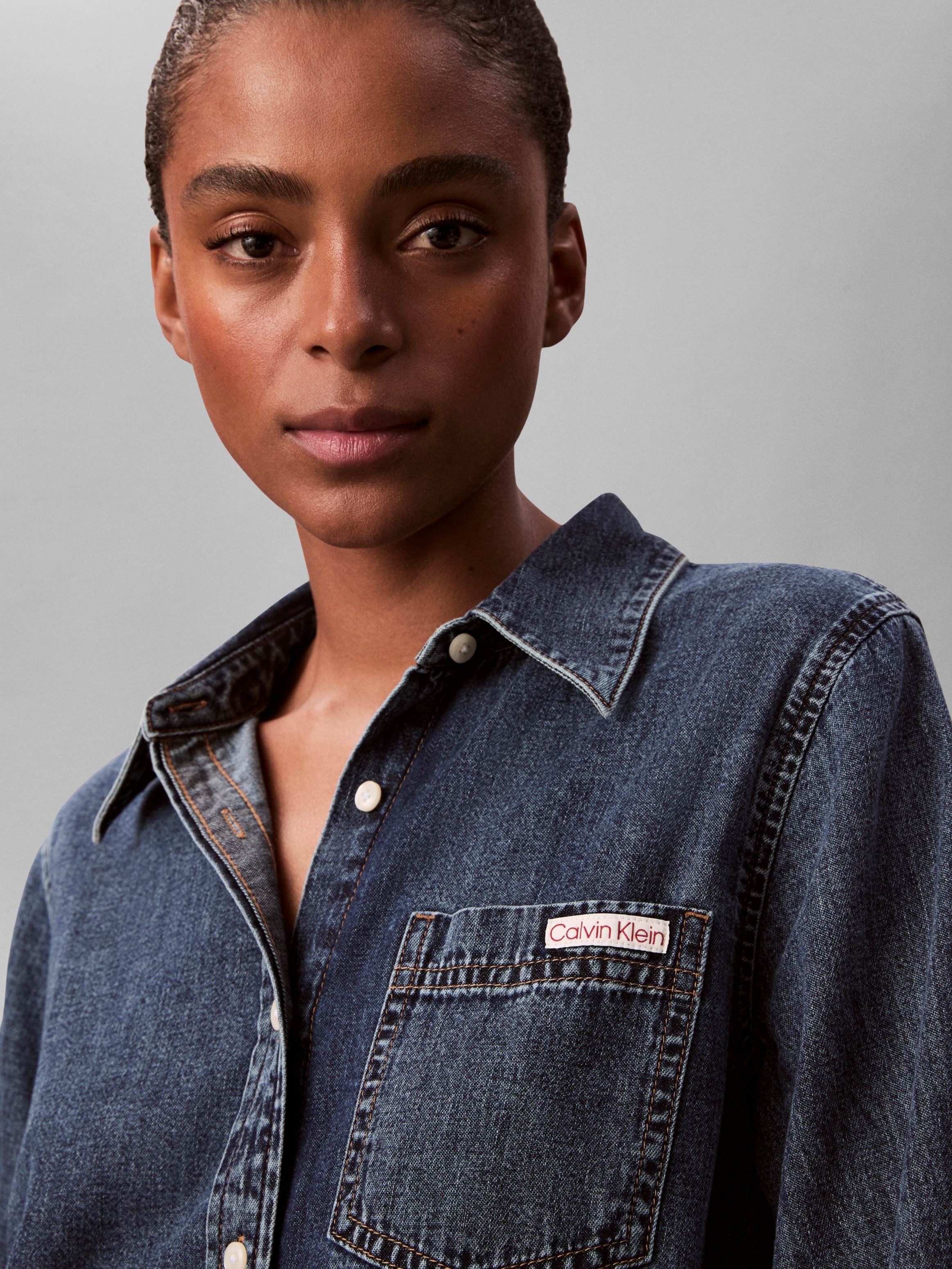 Calvin Klein Jeans Jeansbluse Regular fit, Brusttasche, abgerundeter Saum