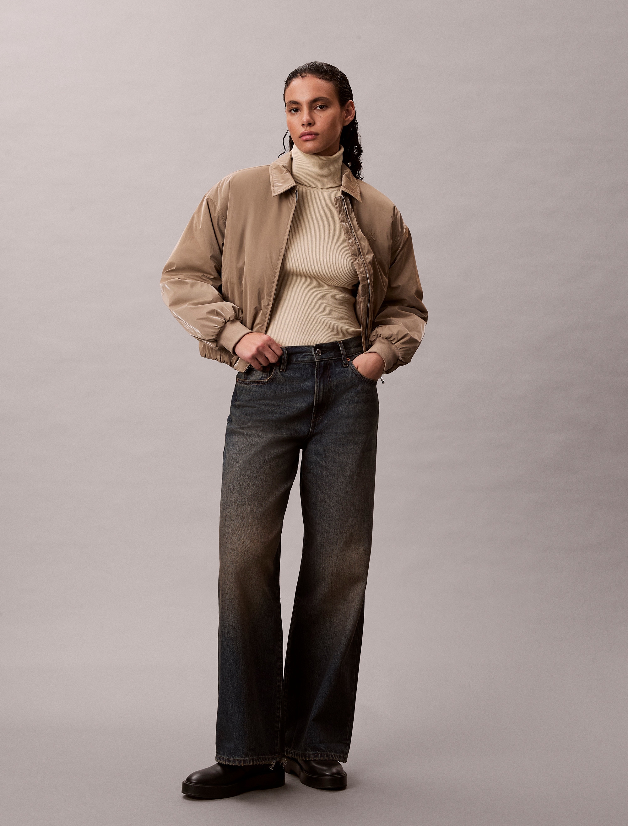 Calvin Klein Jeans Rollkragenpullover Rippstrick, figurbetonte Passform, Markenlabel