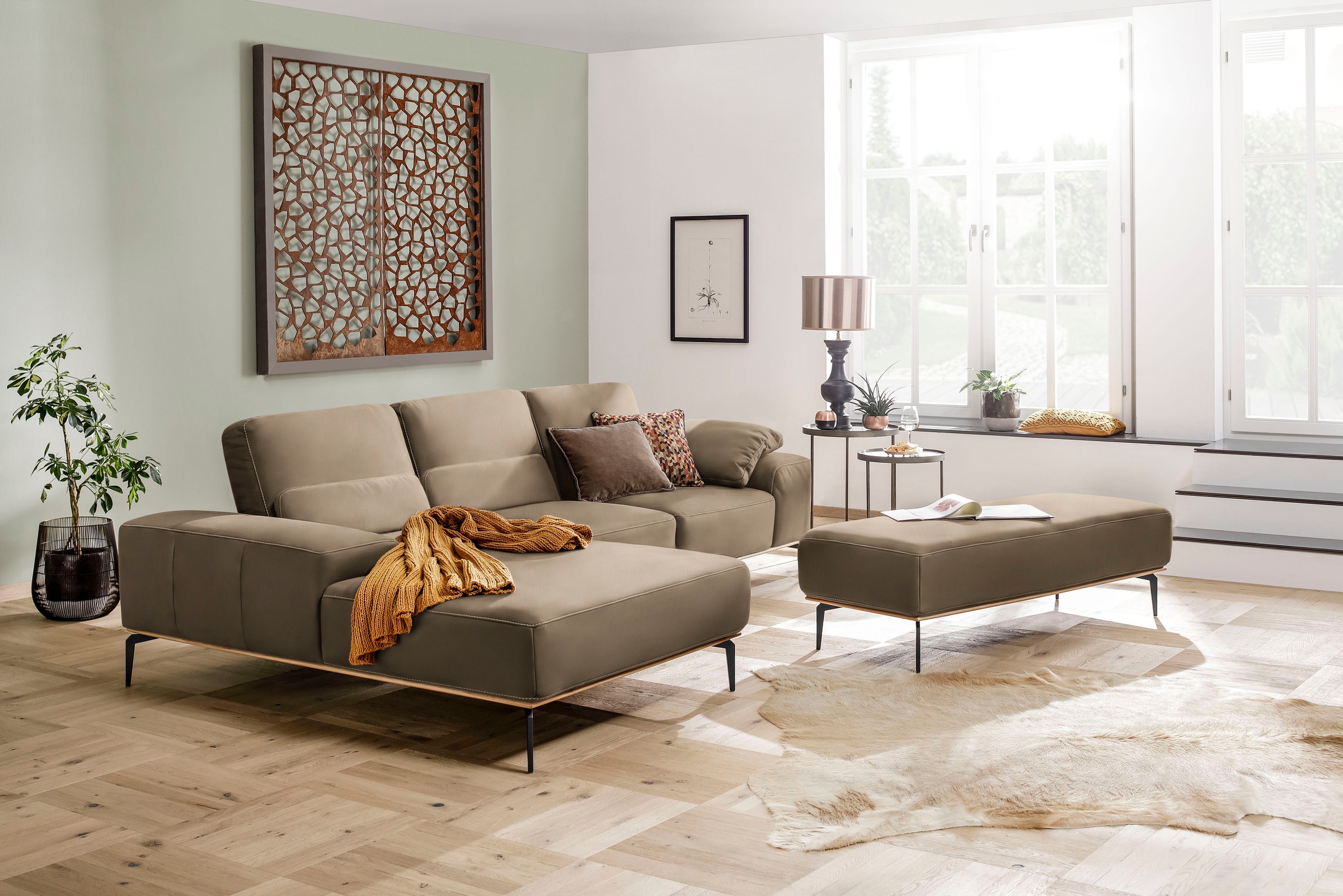 W.SCHILLIG Ecksofa »run, Designsofa mit tollem Sitzkomfort, bequem, L-Form«, mit Holzsockel, Füße in Schwarz pulverbeschichtet, Breite 299 cm