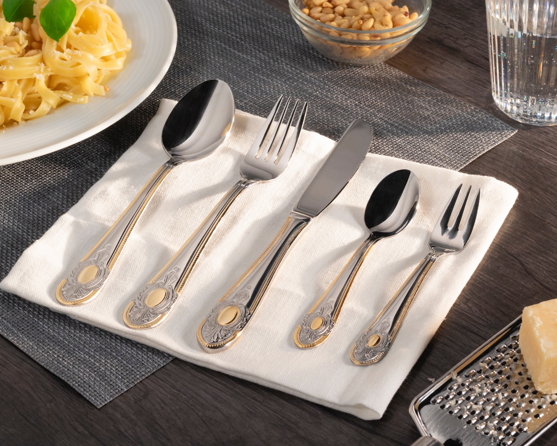 KING Besteck-Set »»VIERAILLA GOLD«« mit Dekor in Gold-Optik, inkl. Etui günstig online kaufen