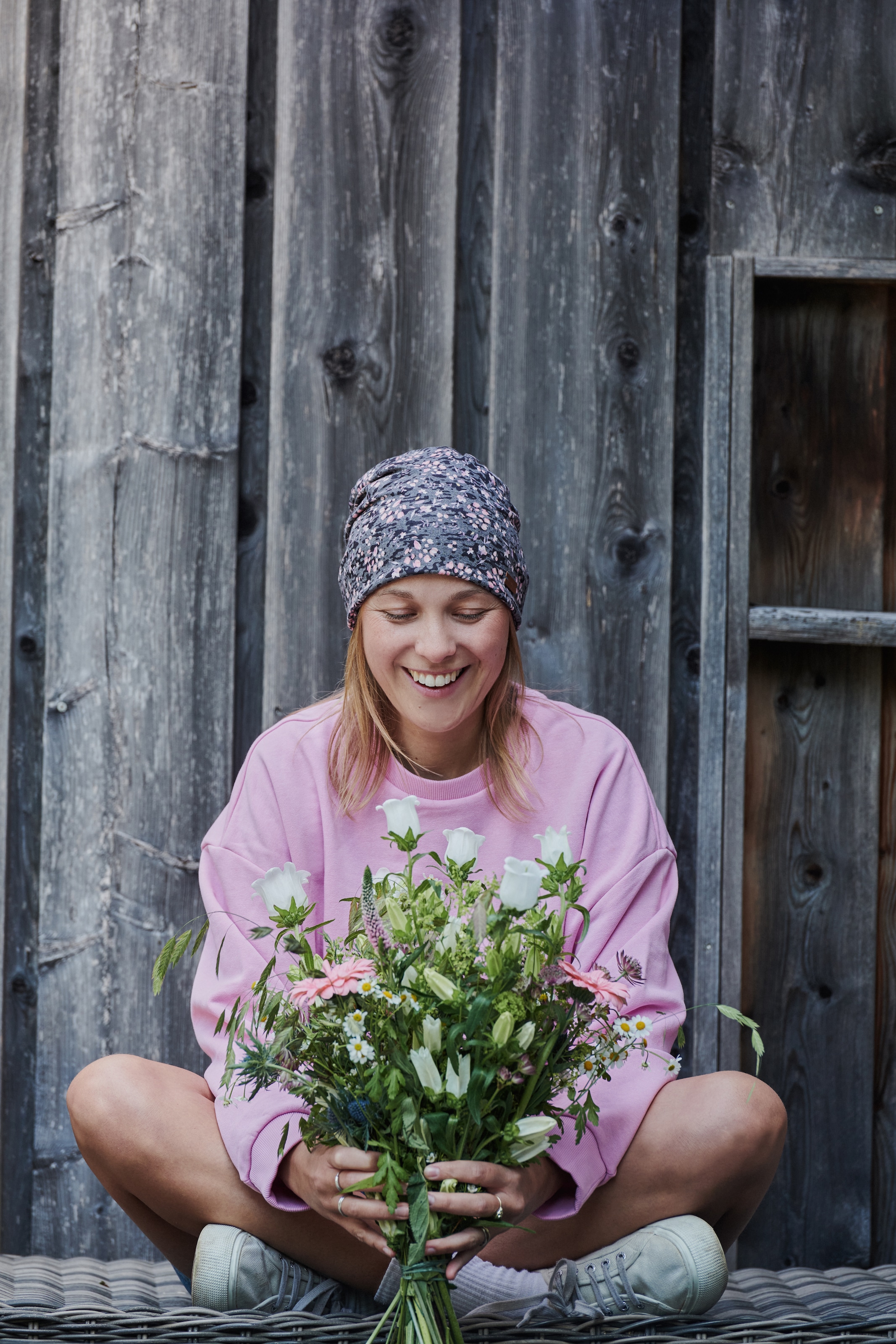 chillouts Beanie »Linz Hat« Feminine Beanie mit verspieltem Blütenprint