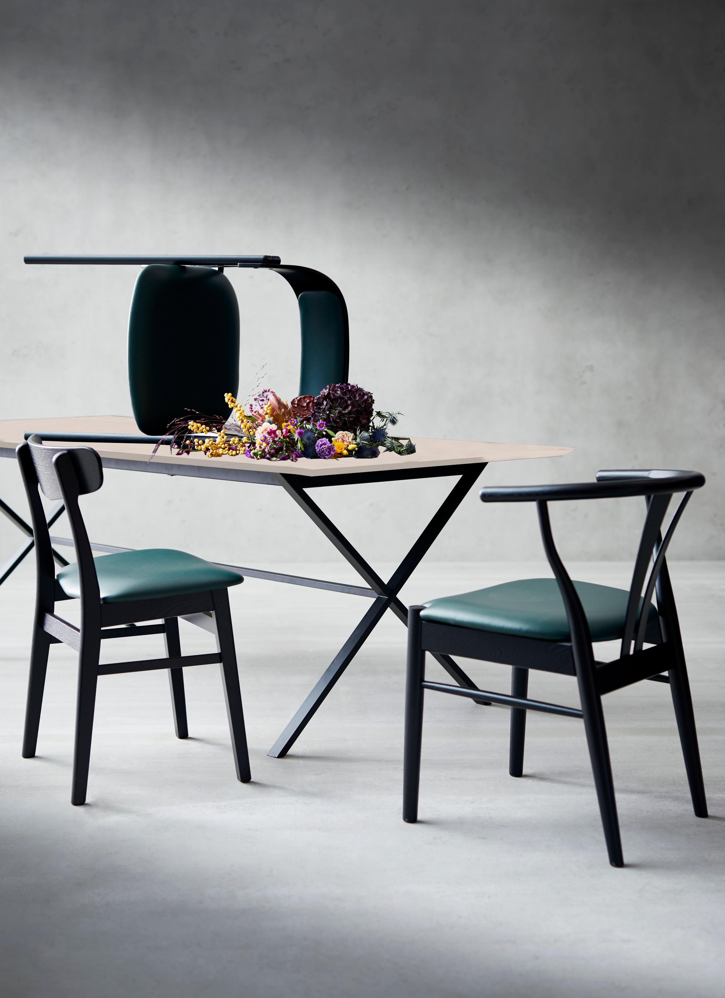 Hammel Furniture Esstisch »Meza Designtisch mit Auszugsfunktion und 2 Einlegeplatten«, rechteckige Tischplatte MDF, gekreuztes Metallgestell