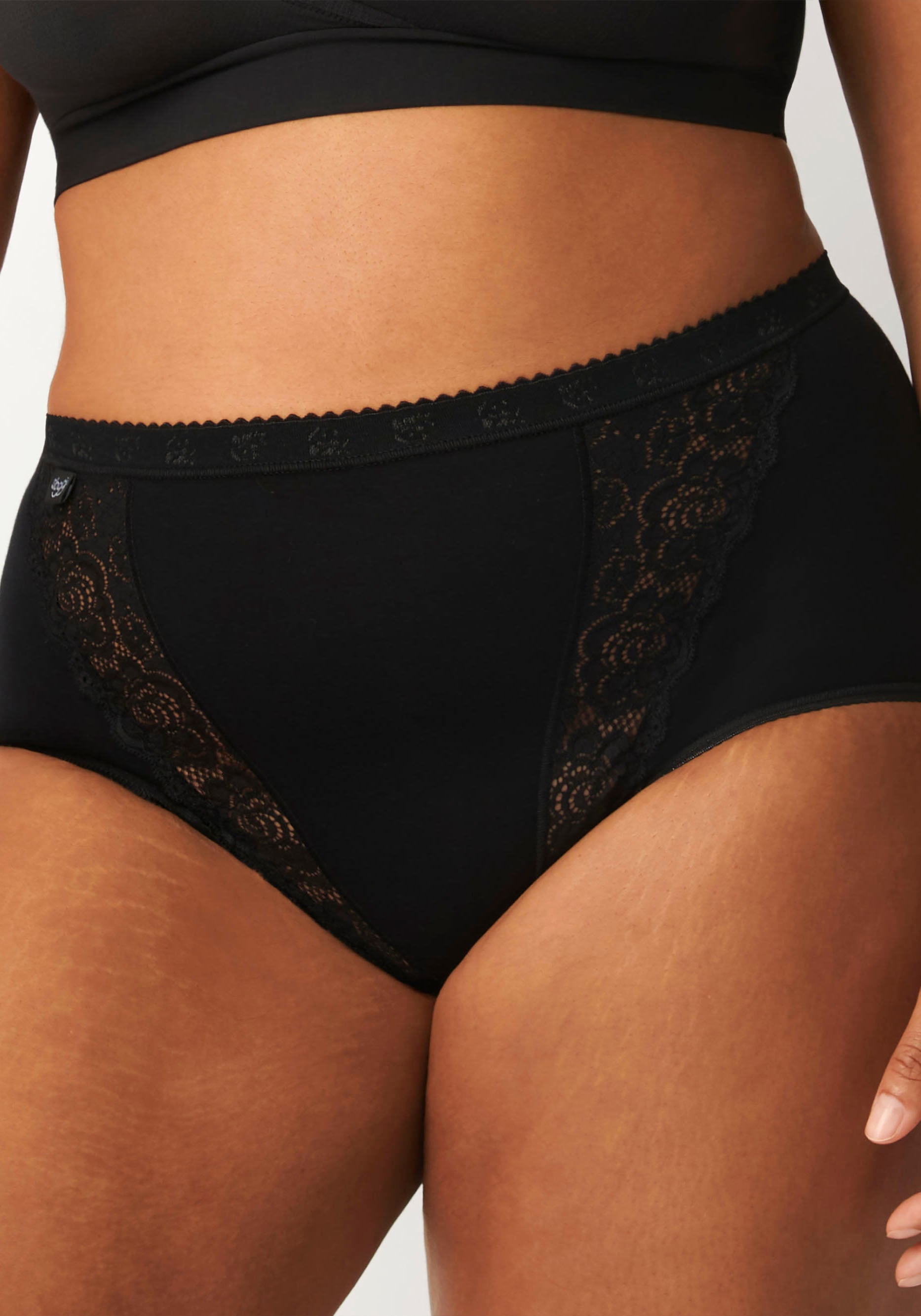 sloggi Slip »Chic Maxi 4P«, (4er Pack), mit elastischen Spitzeneinsätzen