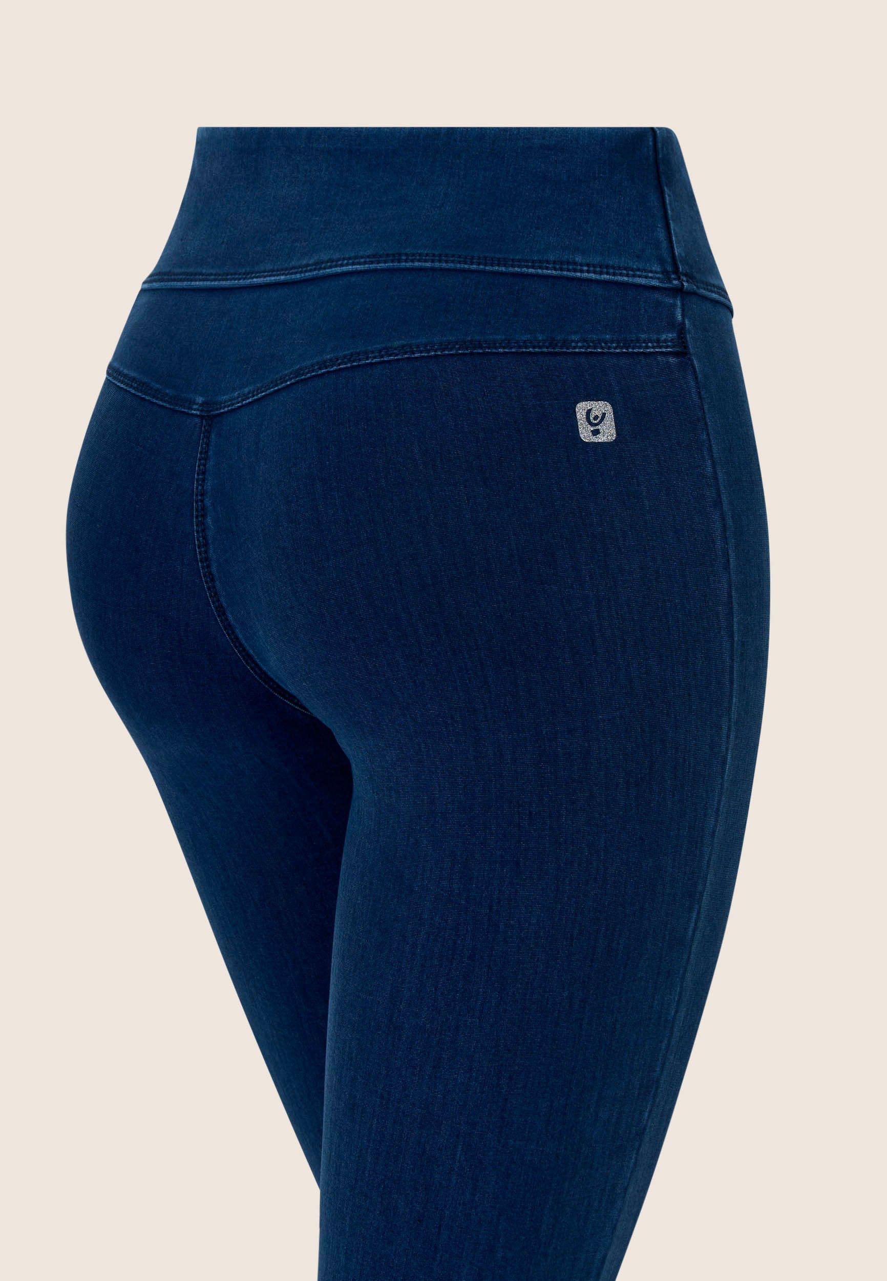 Freddy Jeansjeggings »NOW CORE MEDIUM FLARE full lenght« mit Lifting & Shaping Effekt