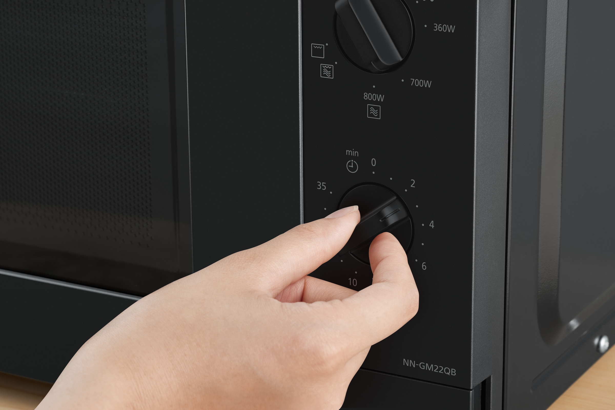 Panasonic Mikrowelle »NN-GM22QBEPG mit Grillfunktion«, Mikrowelle-Grill, 800 W