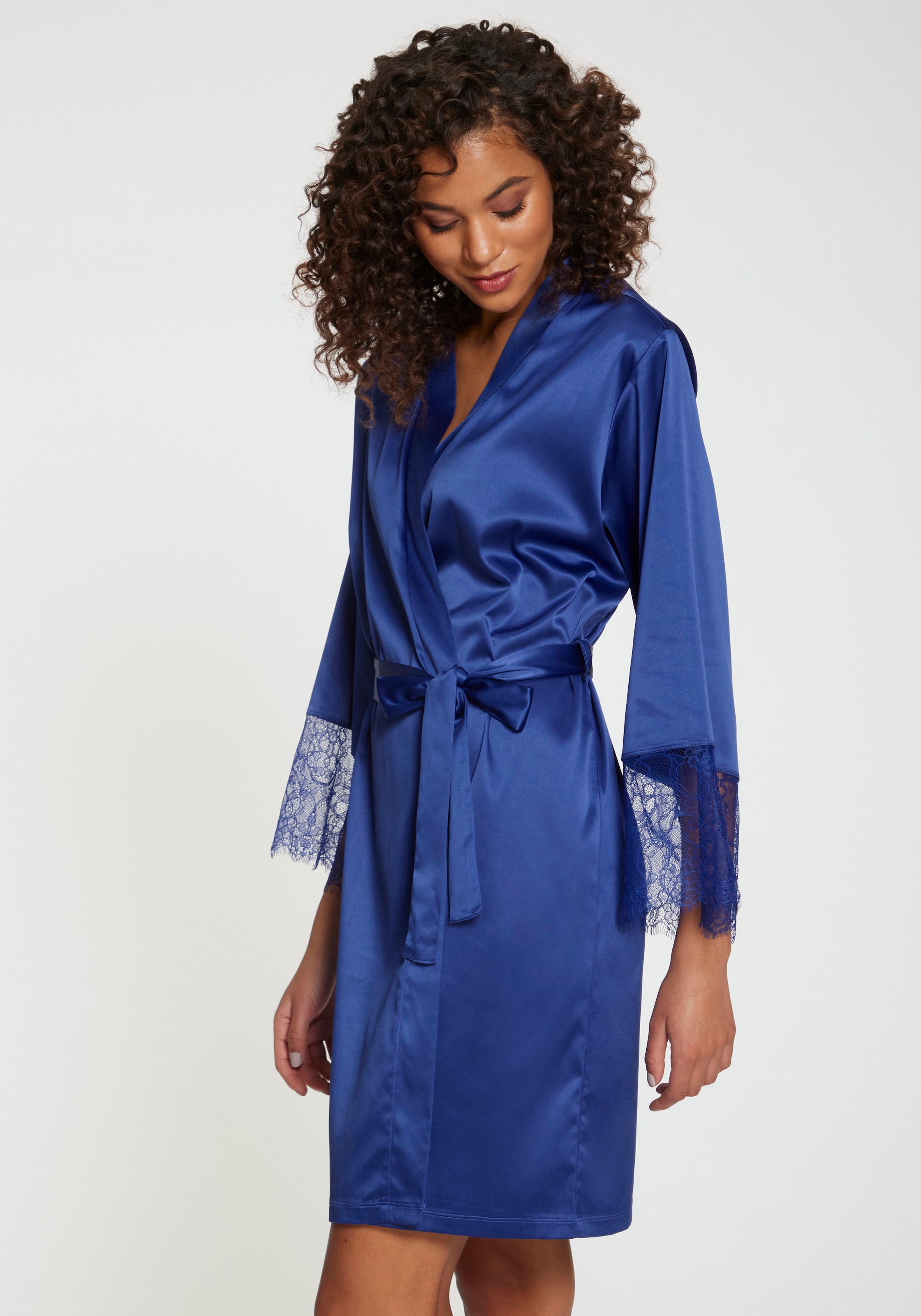 LASCANA Kimono, (1 St.), mit Spitze an den Ärmeln