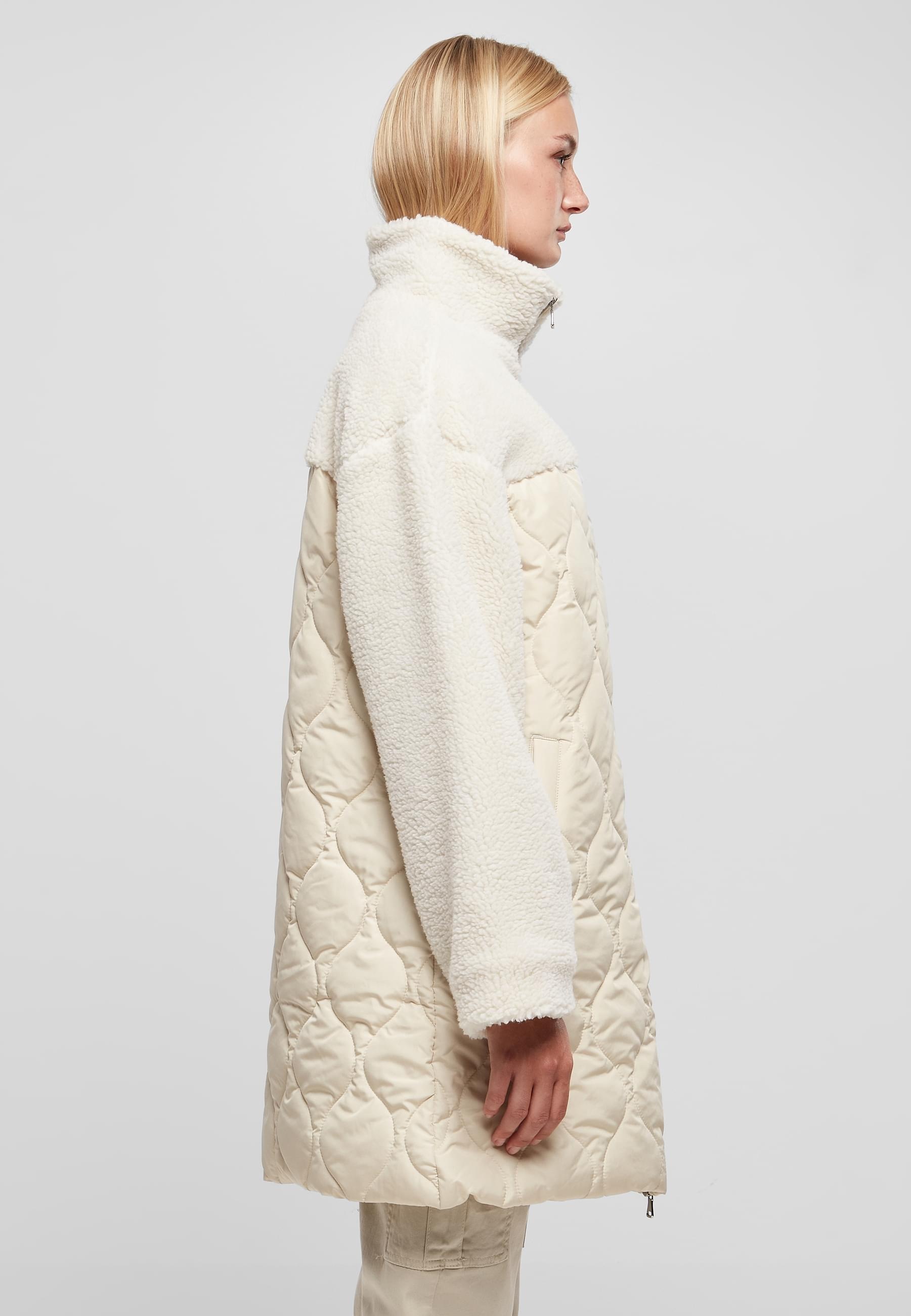 URBAN CLASSICS Winterjacke »Urban Classics Damen Ladies Oversized Sherpa Quilted Coat« 1 Stk. tlg. ohne Kapuze