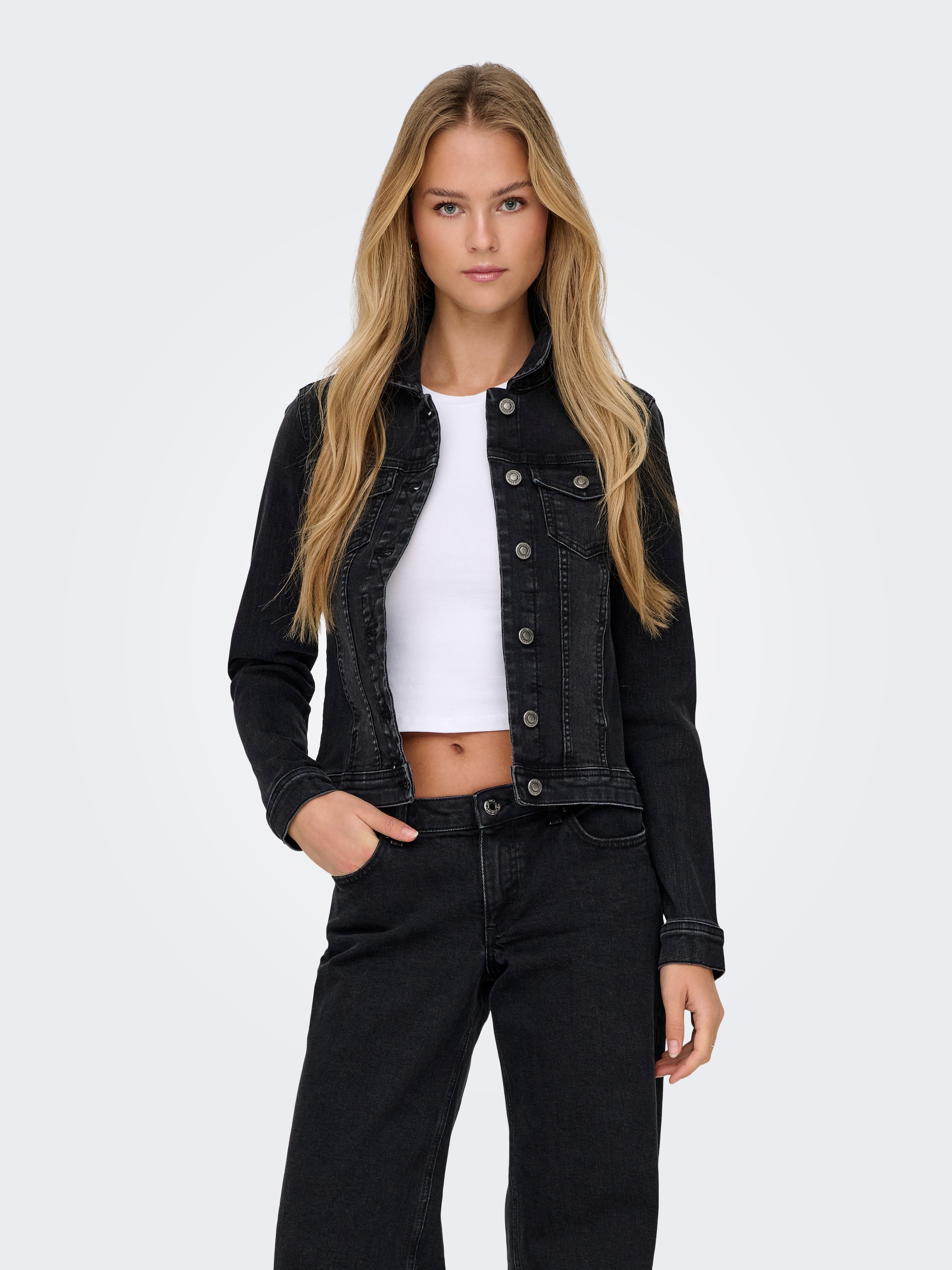 ONLY Jeansjacke »ONLWONDER – Jeansjacke mit Teilungsnähten und Stretch« sehr figurbetont, casual, Denim, Baumwollmischung, Brusttaschen