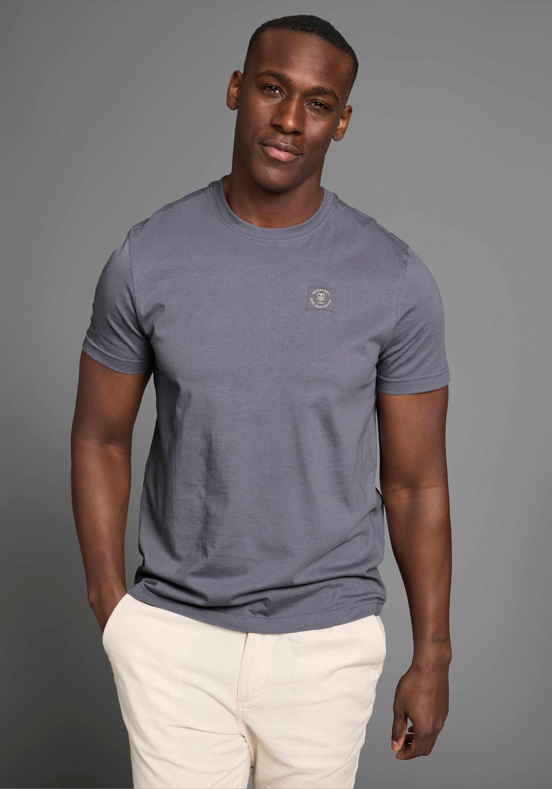 DELMAO Rundhalsshirt Kurzarm,  Regular Fit,  basic,  aus 100% Baumwolle