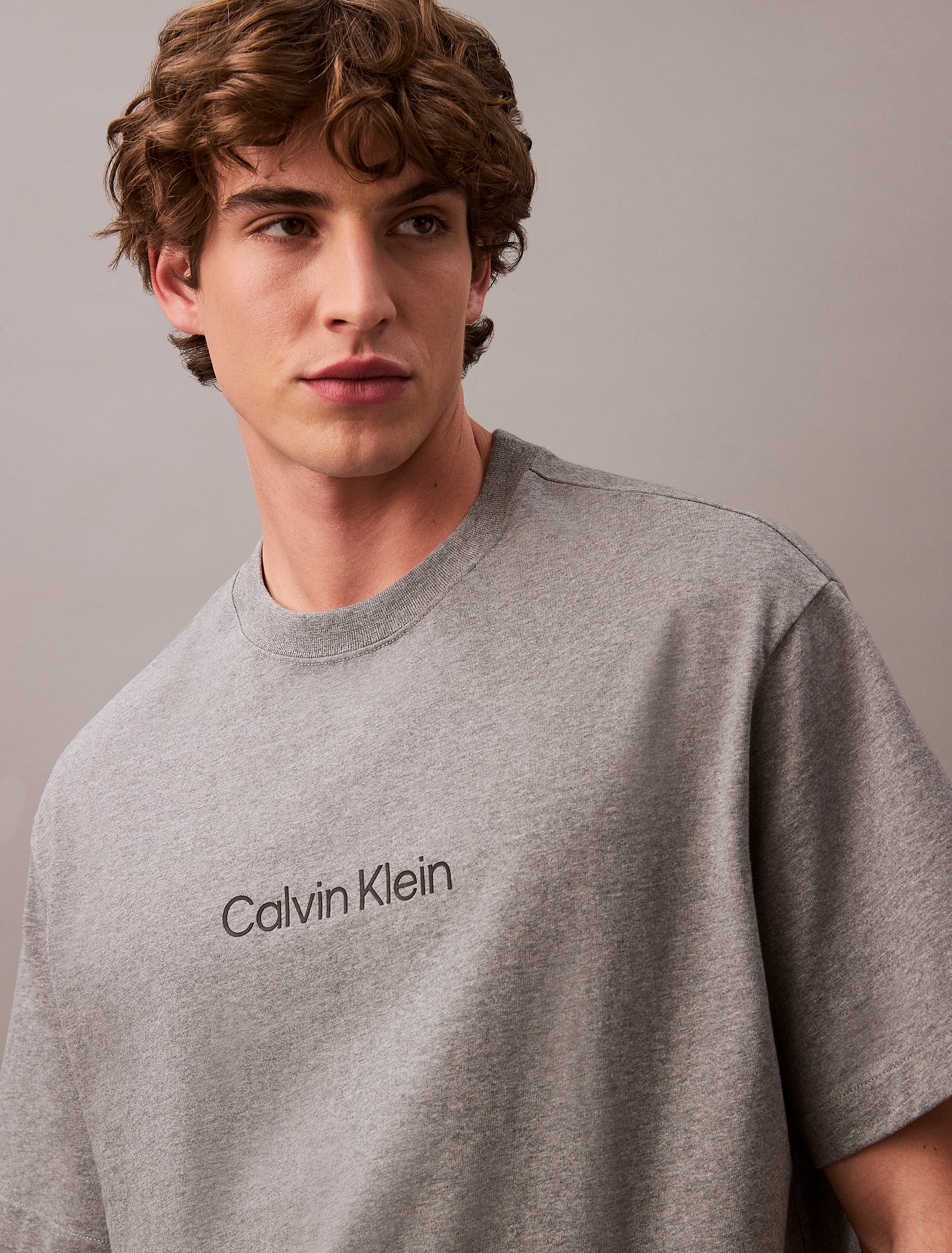 Calvin Klein T-Shirt »SS RLXD STANDARD LOGO CREWNK TEE«