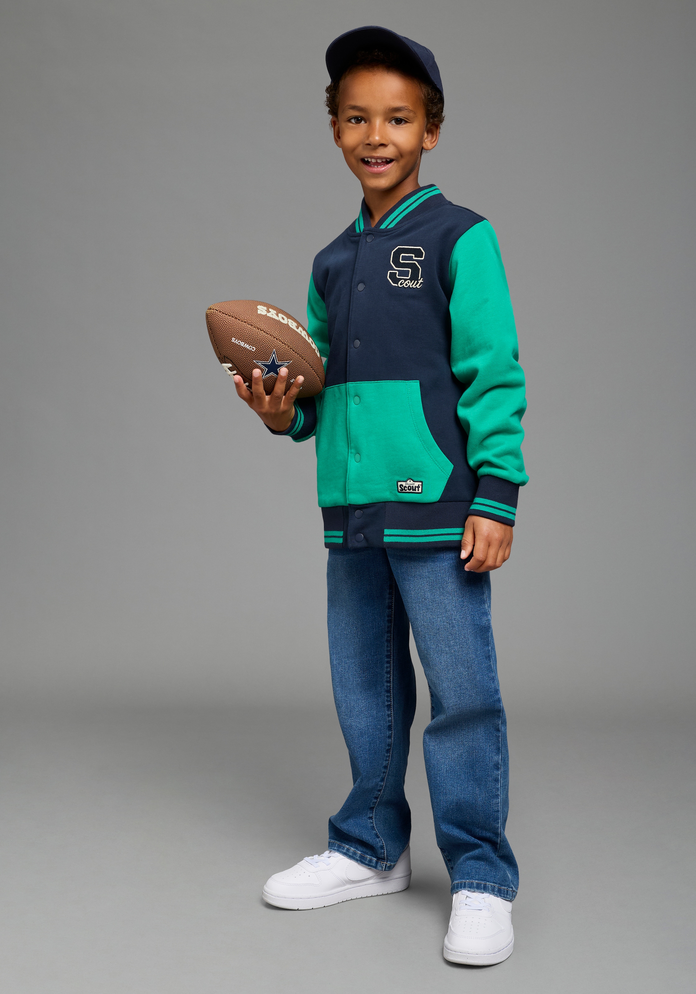 Scout Sweatjacke »College-Jacke mit Badge - NEU von SCOUT« mit Rippkragen, mit Rippbündchen an Ärmeln und Rumpfabschluss