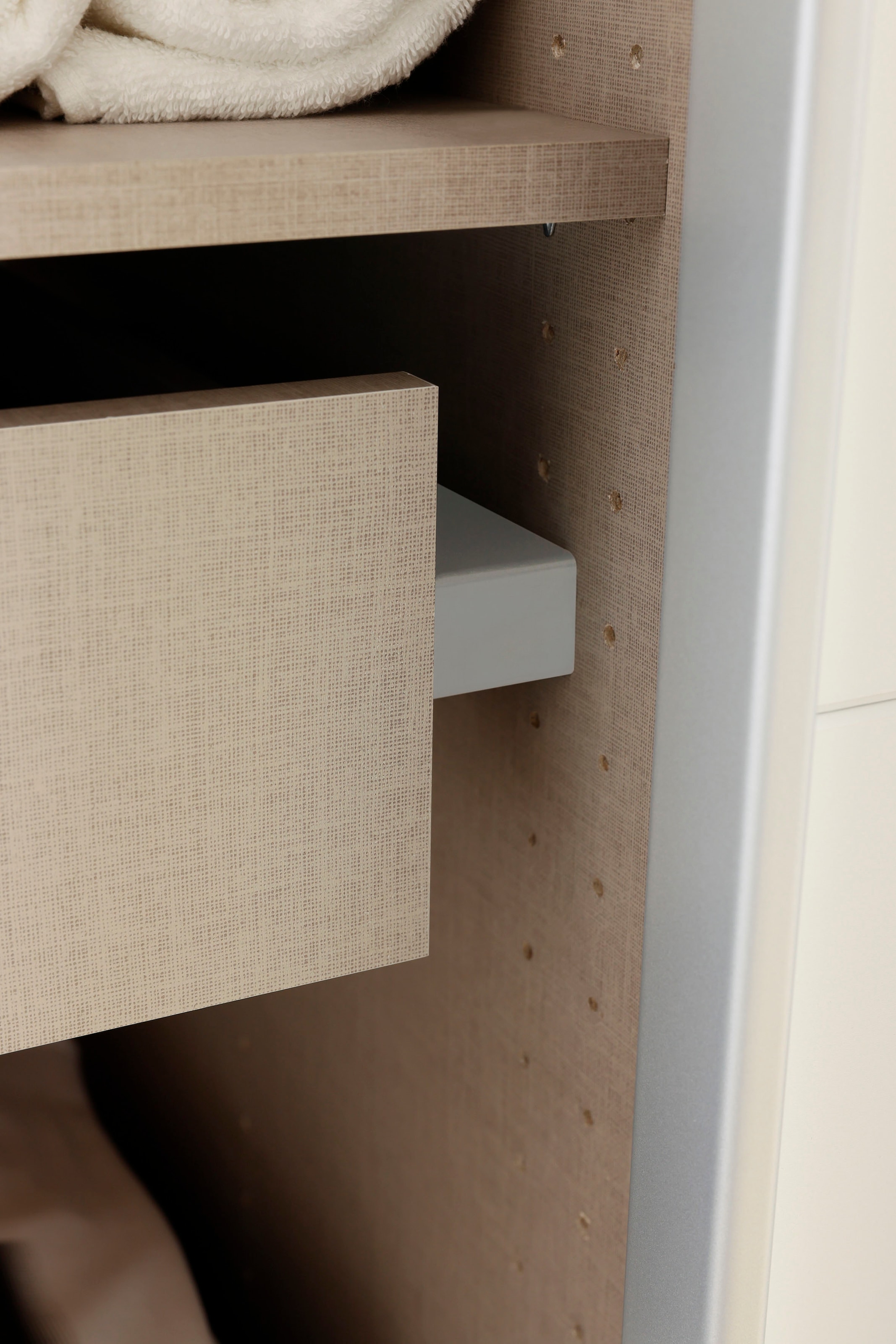 rauch Schubladeneinsatz »Schubkasten Einsatz Zubehör ORANGE/BLUE für Rauch Kleiderschränke« variabel in der Höhe montierbar,  2 Schubladeneinsätze mit 2 Fachböden 88 cm für Schwebetürenschränke