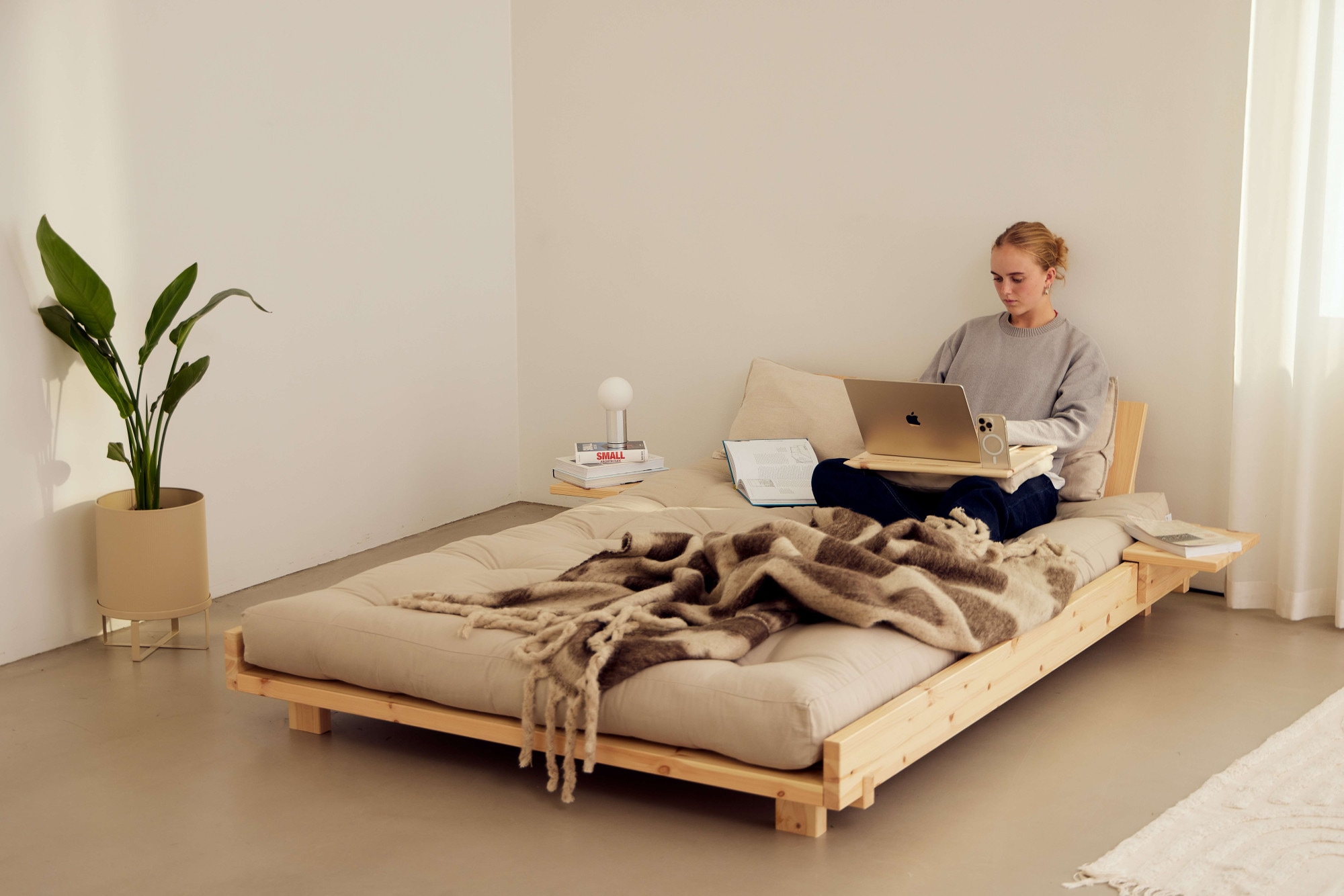 Karup Design Bettgestell »Social Bed, Bett mit oder ohne verstellbares Zubehör, ohne Matratze«, Bett wahlweise mit oder ohne Rückenlehnen und Ablagen. Ohne Matratze