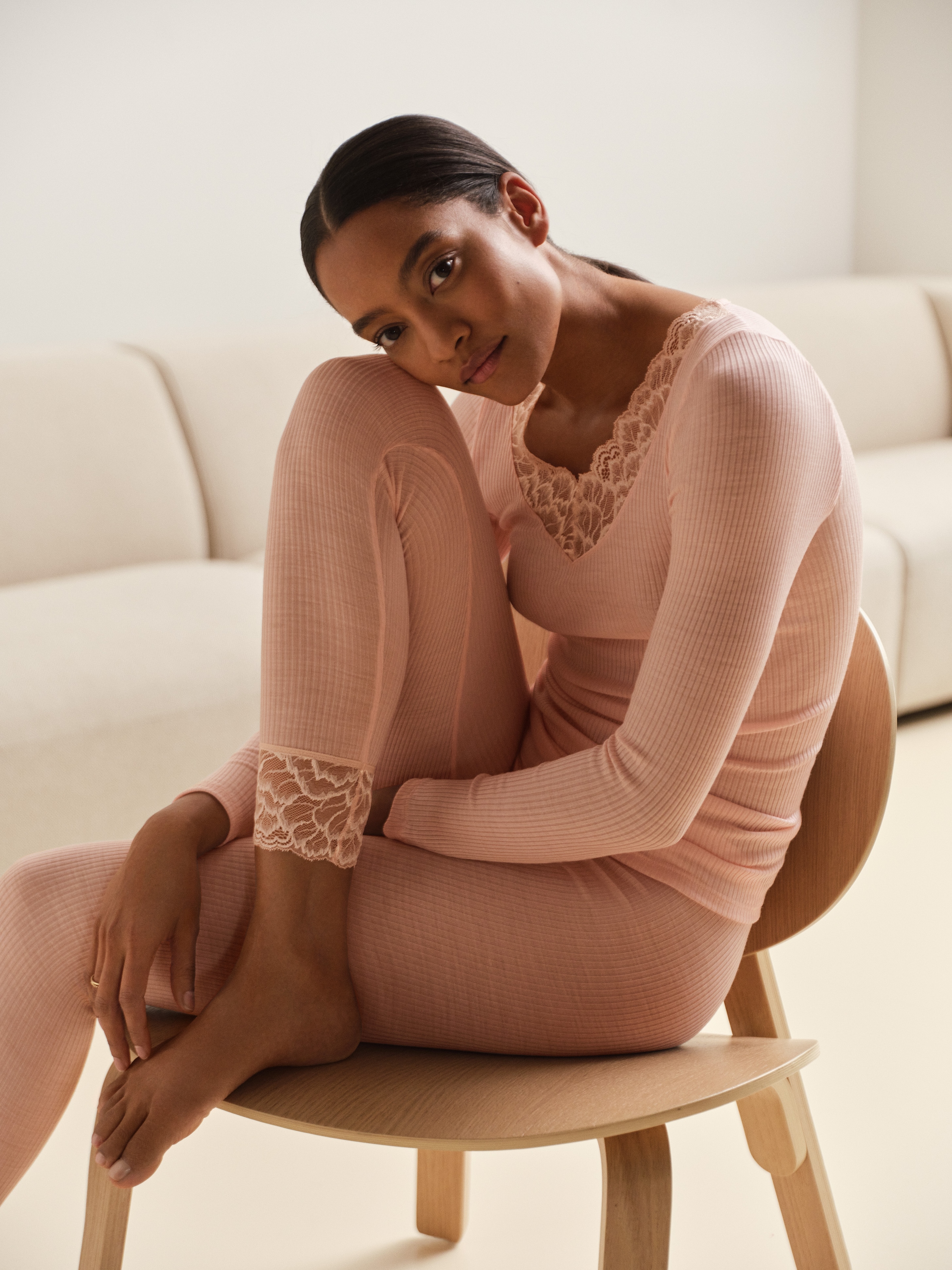 CALIDA Longsleeve »Silky Wool Joy« zarte Spitzen-Details, wärmend, weich, leichter Glanz