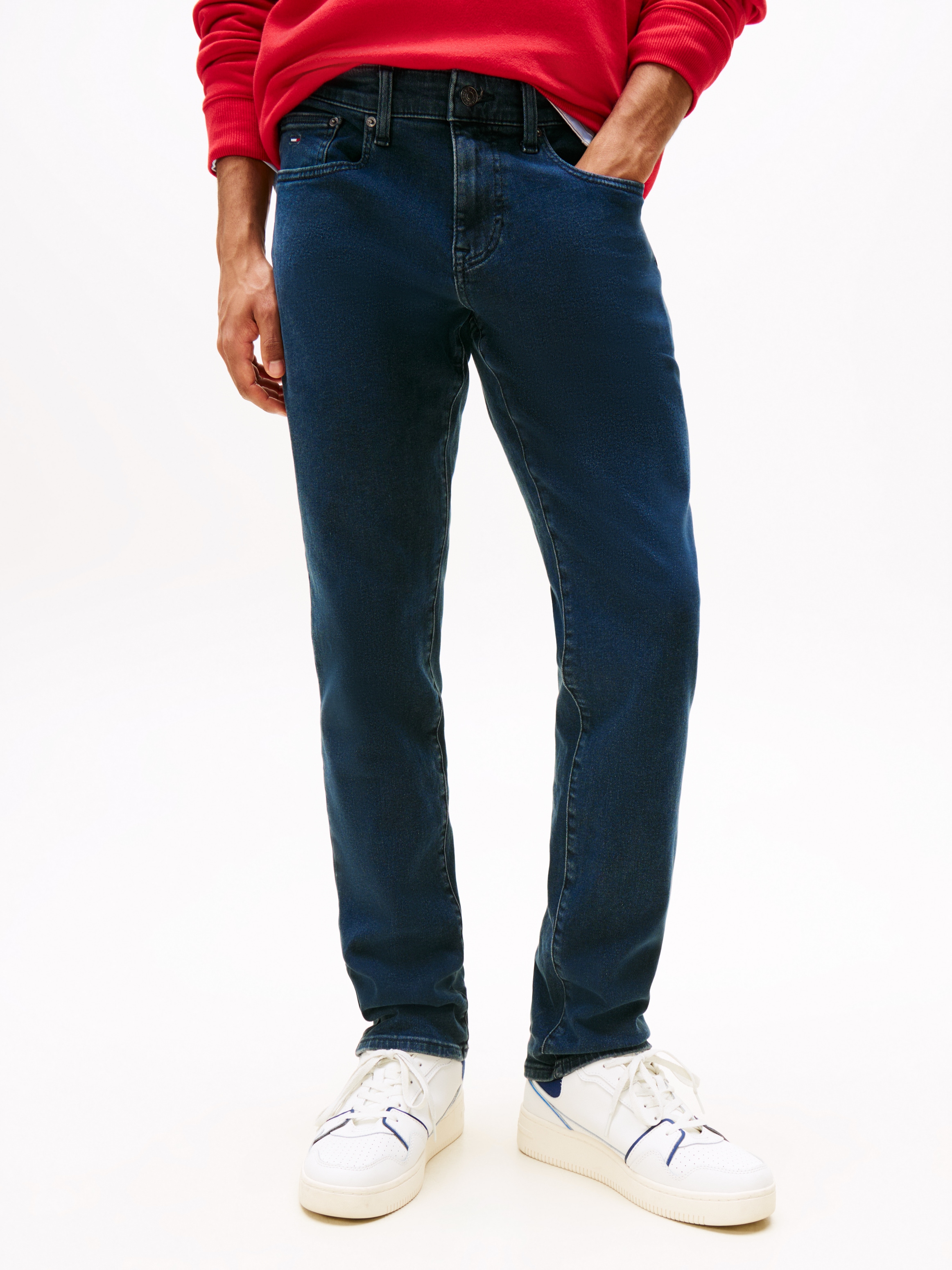 Tommy Jeans Gerade Jeans »SCANTON SLIM BI0234«, Mit Markenlabel aus Leder hinten