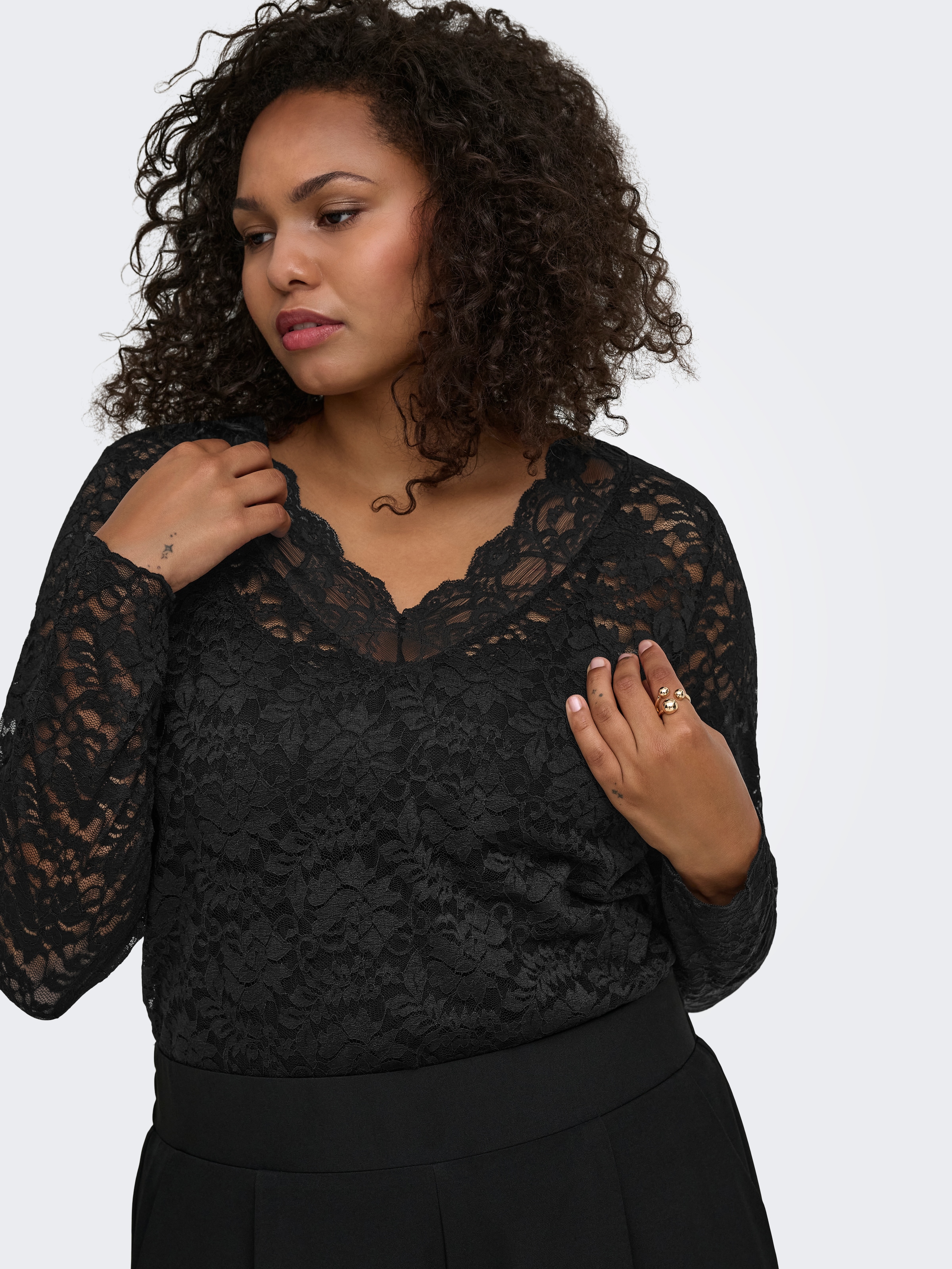 ONLY CARMAKOMA Langarmshirt »CARNIKKA L/S LACE TOP JRS NOOS« Kunstfaser