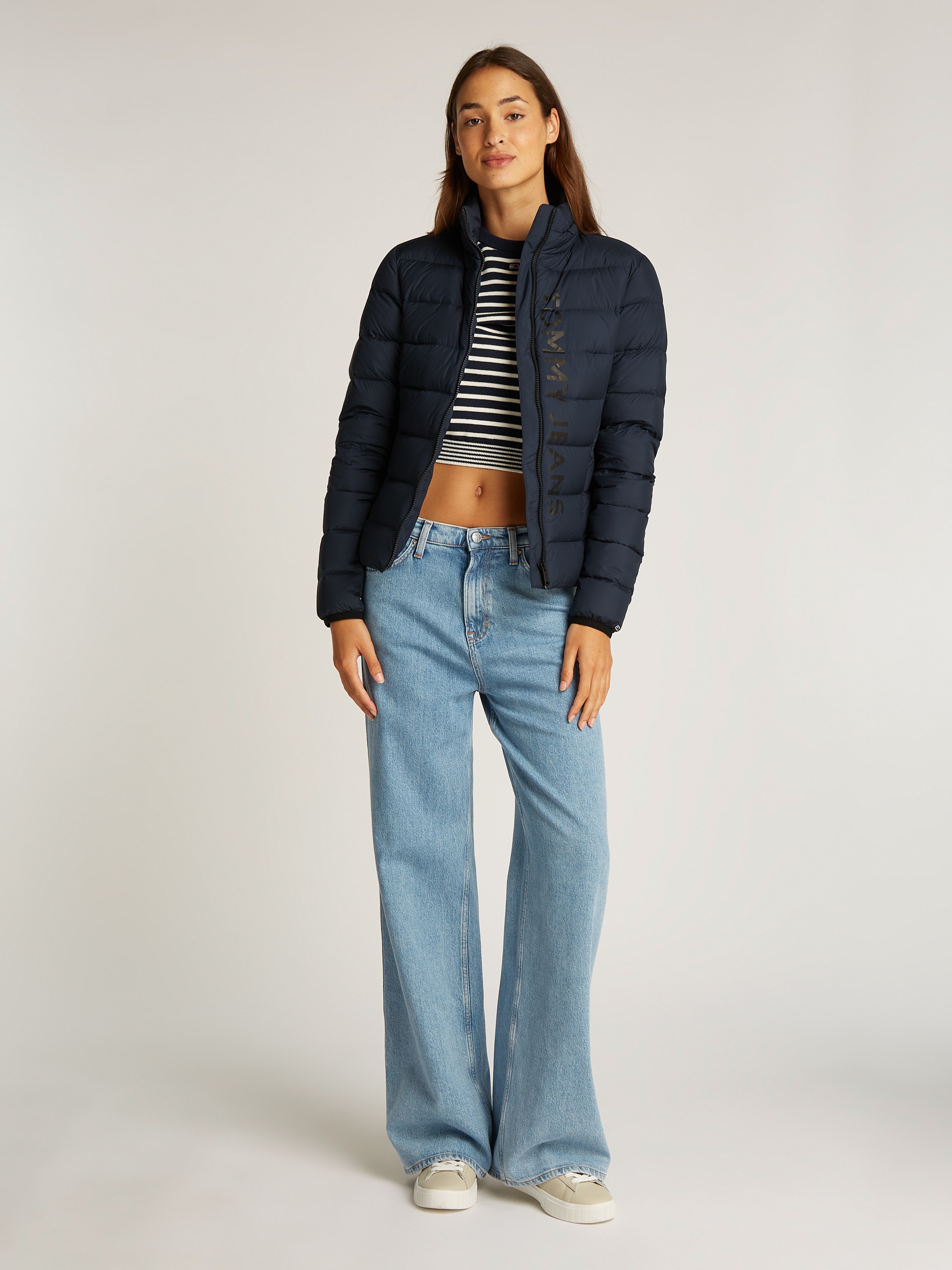 Tommy Jeans Steppjacke »TJW LT DOWN PRINTED PUFFER«, mit Logoschriftzug