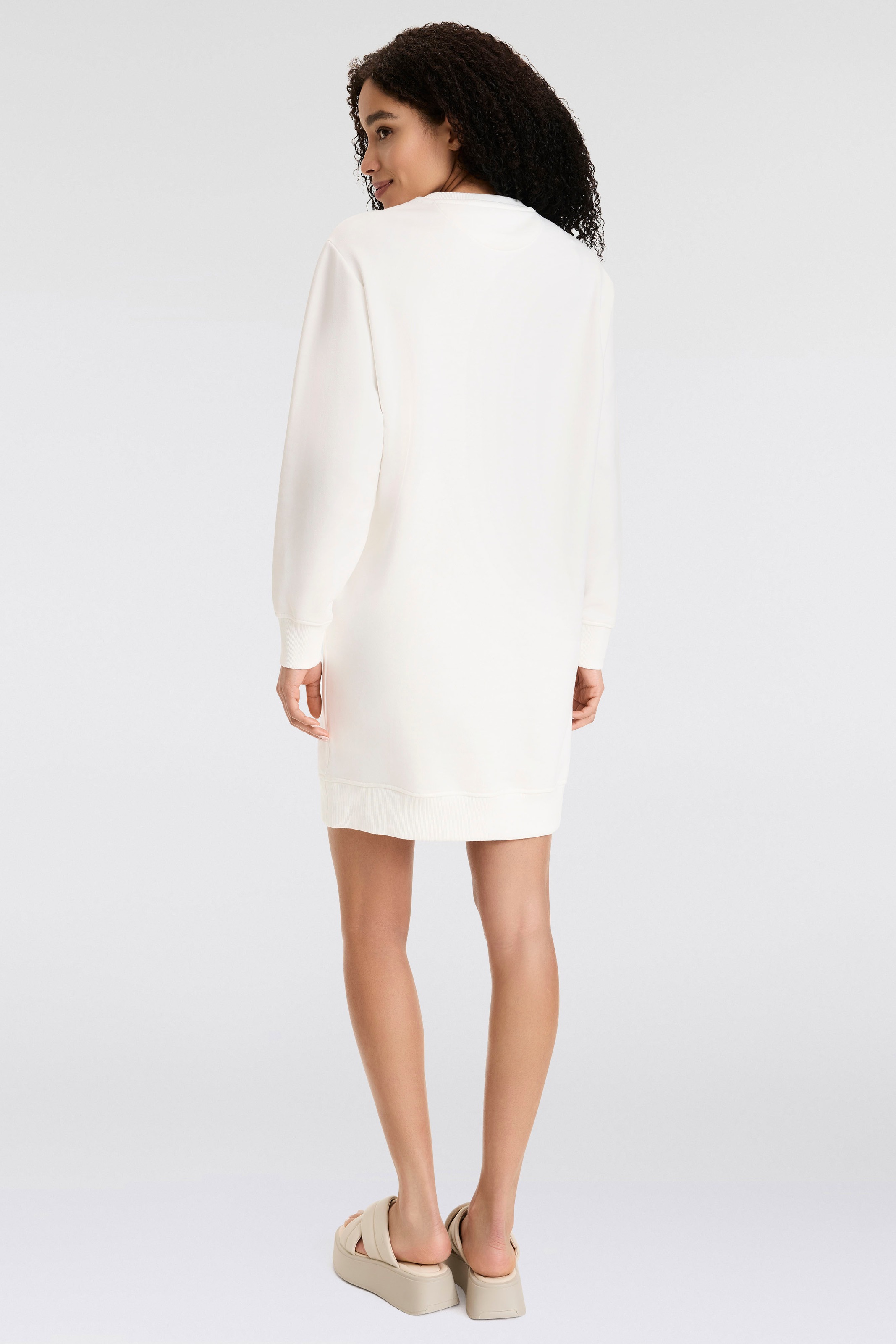 Gant Sweatkleid »SHIELD C-NECK SWEAT DRESS«, Shield Sweatkleid mit Rundhalsausschnitt