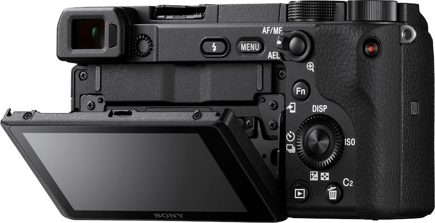 Sony Systemkamera »ILCE-6400MB - Alpha 6400 E-Mount«, 24,2 MP, Bluetooth-WLAN (Wi-Fi)-NFC, 4K Video, 180° Klapp-Display, XGA OLED Sucher, M-Kit 18-135mm Objektiv
