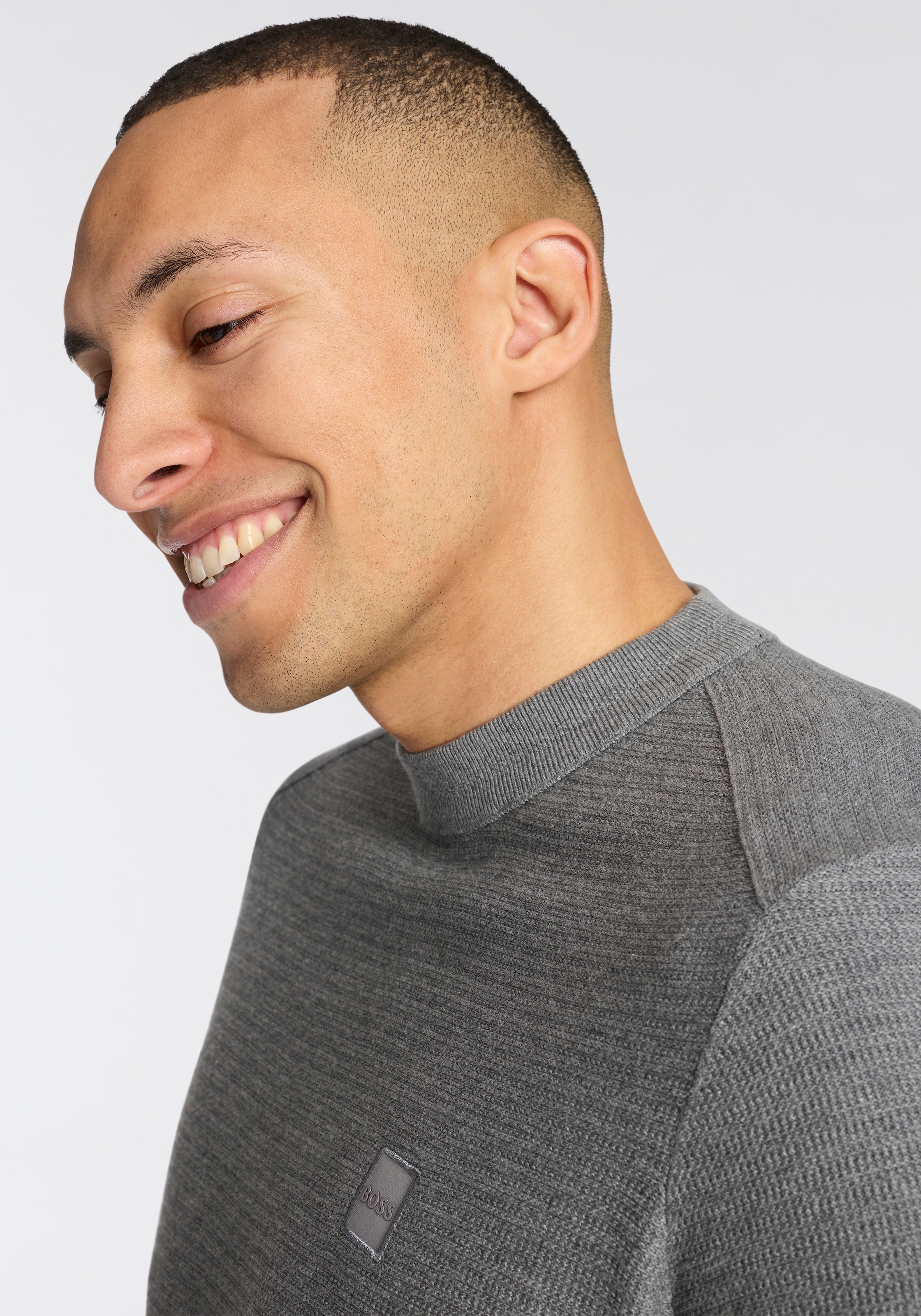 BOSS ORANGE Strickpullover »Anion« Rundhalsausschnitt, Regular Fit, BOSS-Label