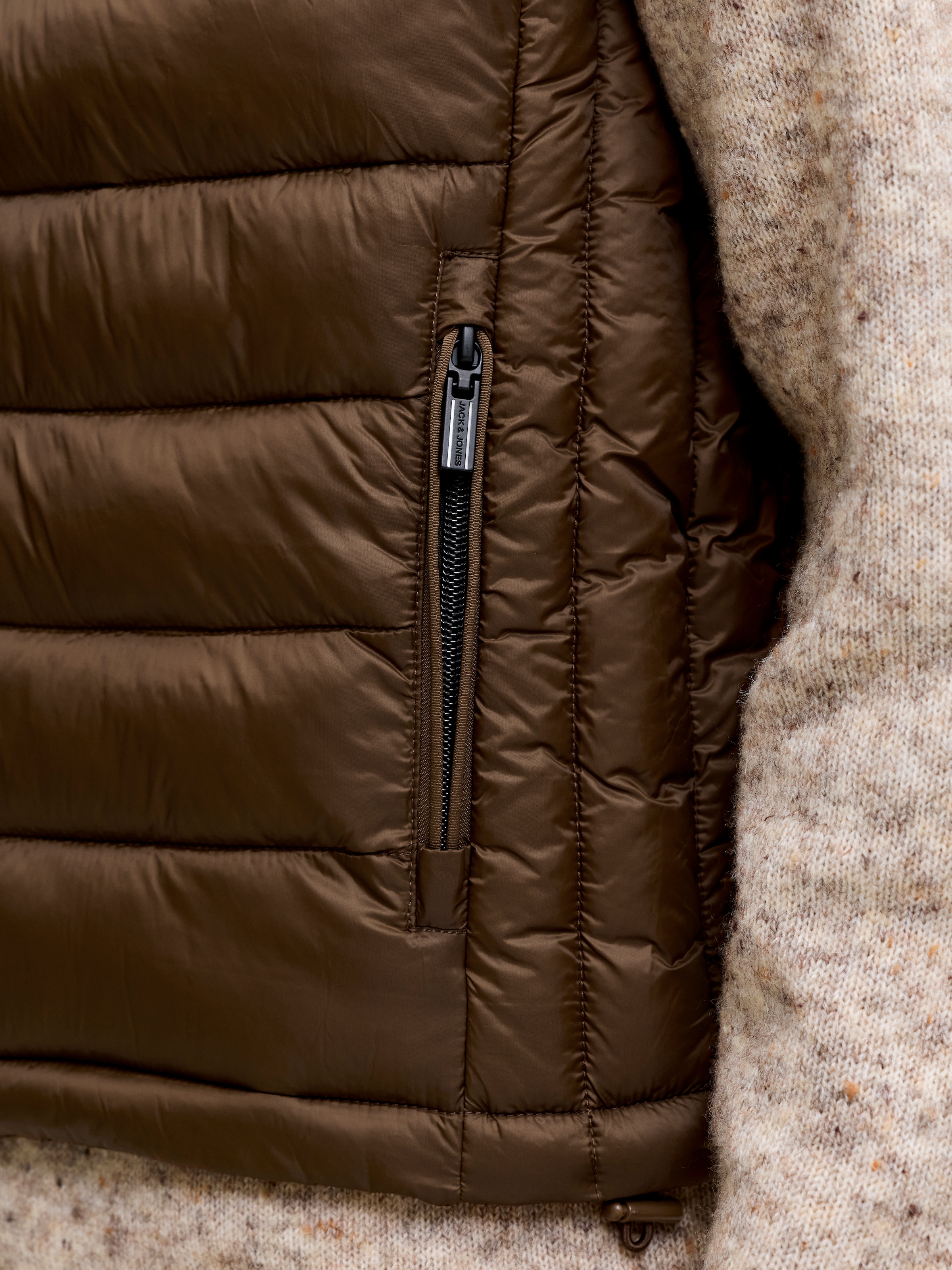 Jack & Jones Steppweste »JJEKINGSLEY LIGHT BODYWARMER COLLAR NOOS« Kunstfaser, regular fit