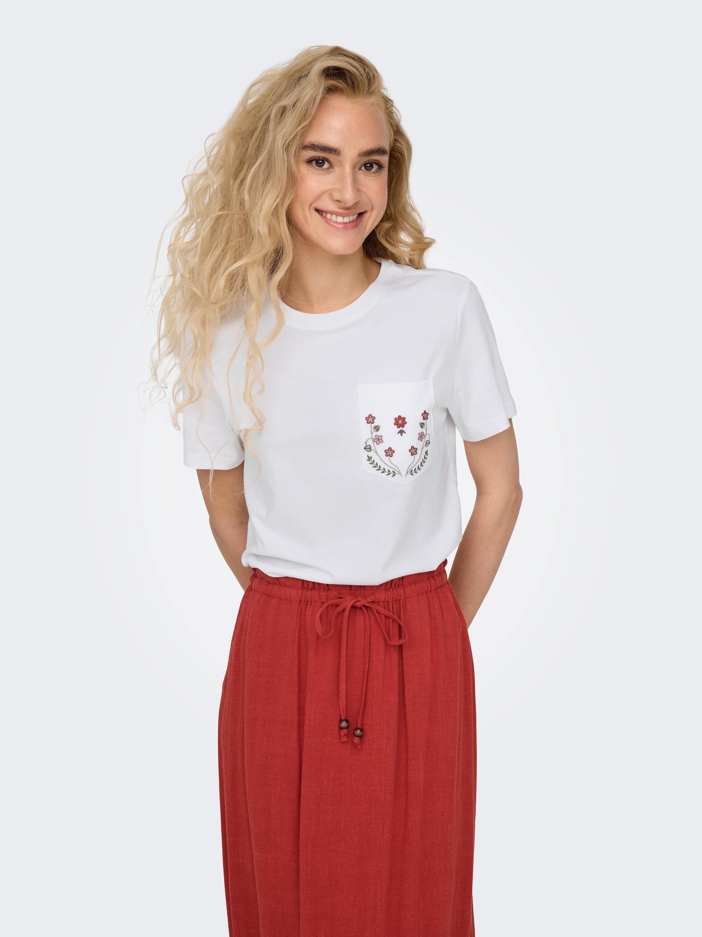 ONLY Kurzarmshirt »ONLPOLLY LIFE REG S/S POCKET TOP BOX JRS« Baumwolle, regular fit, Rundhals