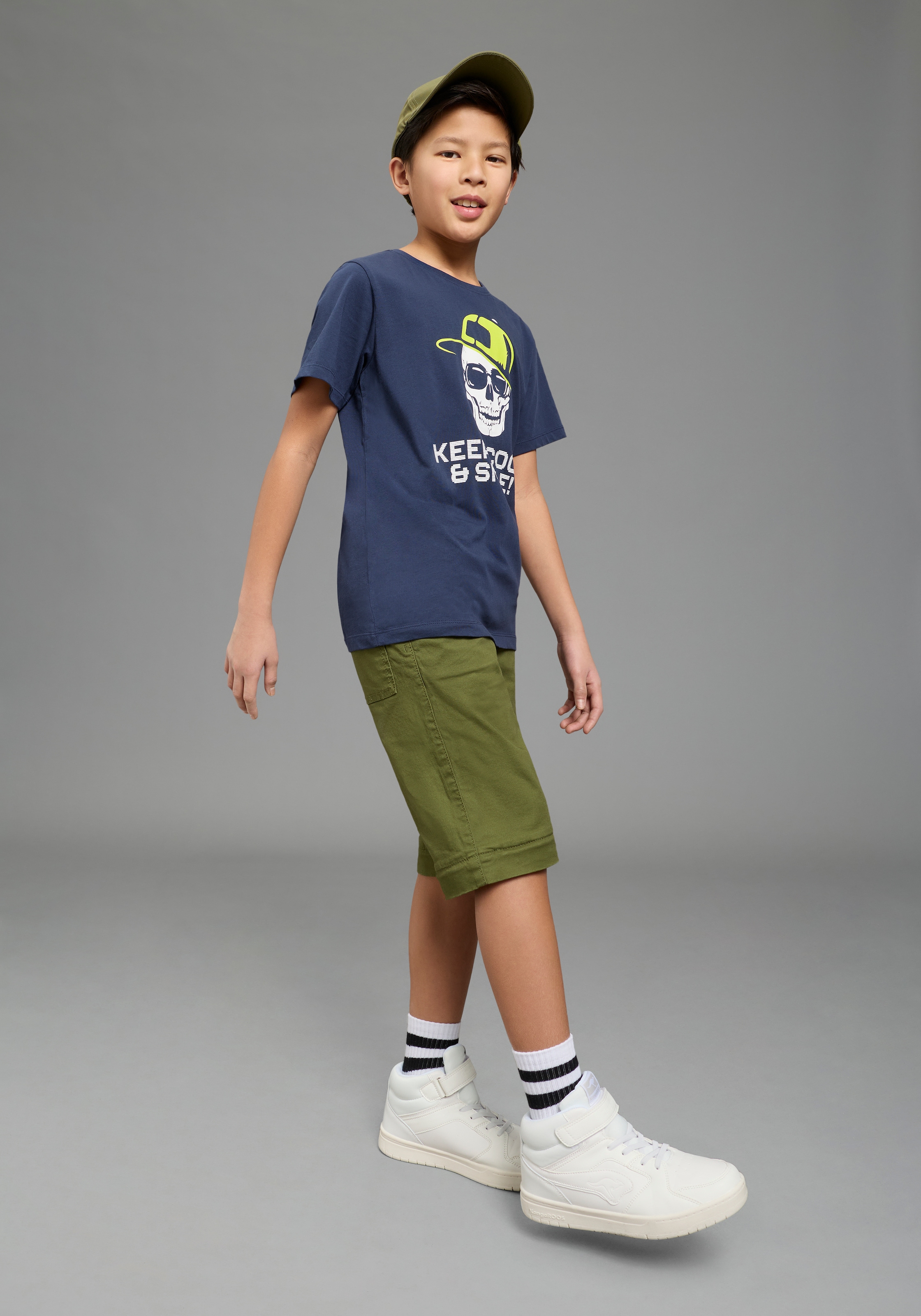 KIDSWORLD T-Shirt »Mit Sprüche-Print: KEEP COOL...« kurzärmelig,  basic geschnitten,  Rundhalsausschnitt,  aus Baumwolle