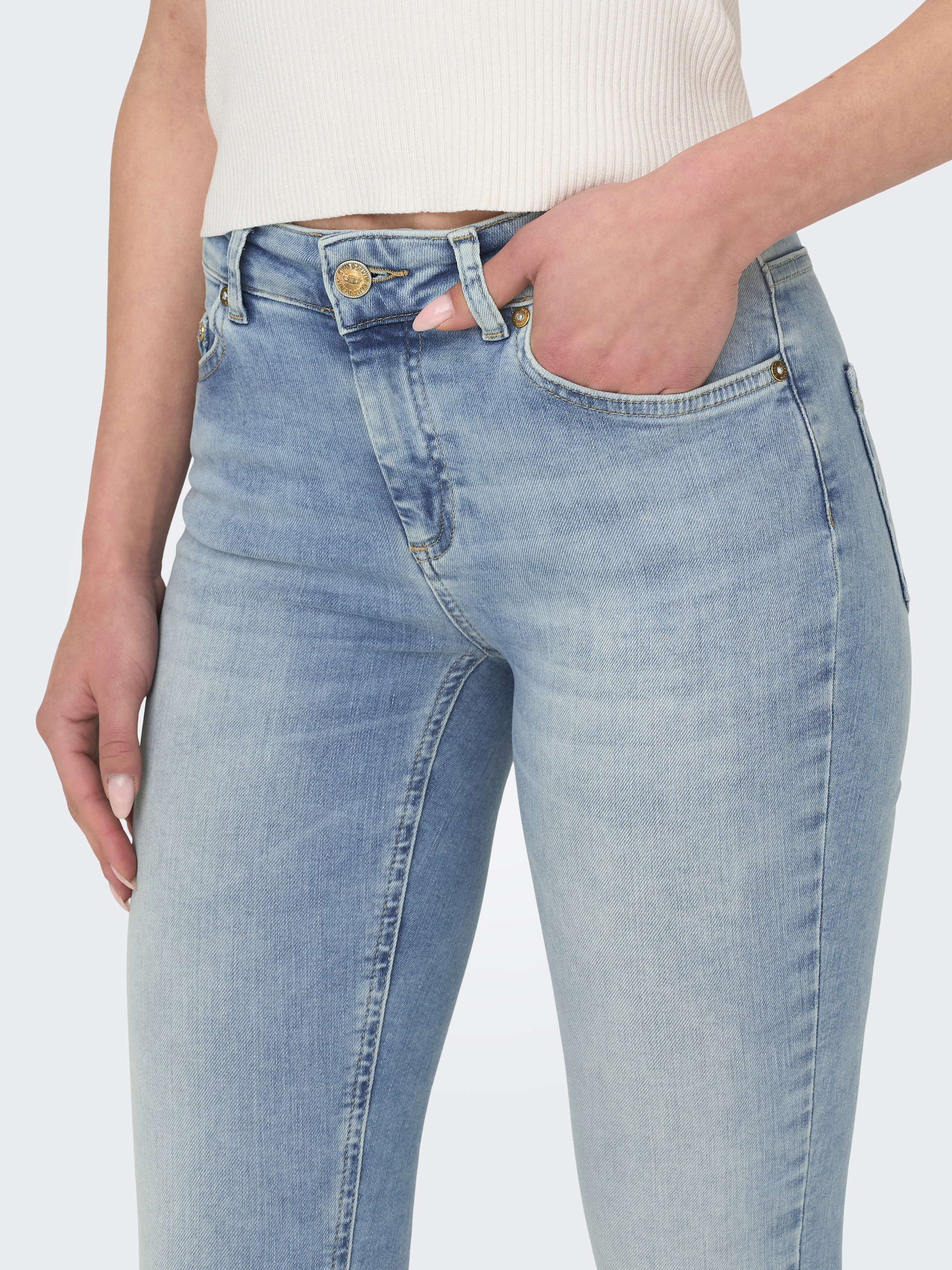 ONLY Ankle-Jeans »ONLBLUSH MID SK ANK RAW« mit leicht ausgefranstem Beinabschluss