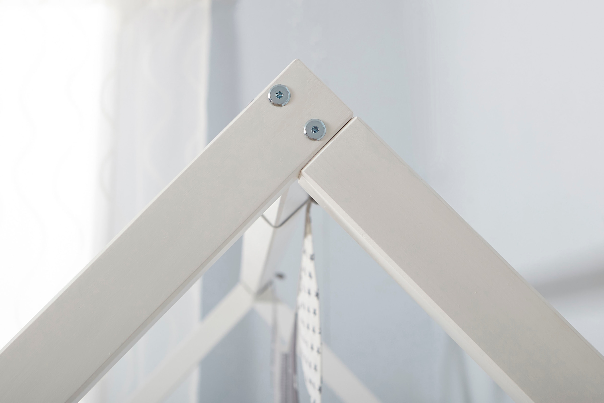 Ticaa Hausbett »Traumhaus«, Hausbett, aus Kiefer Massivholz, inkl. Rollrost