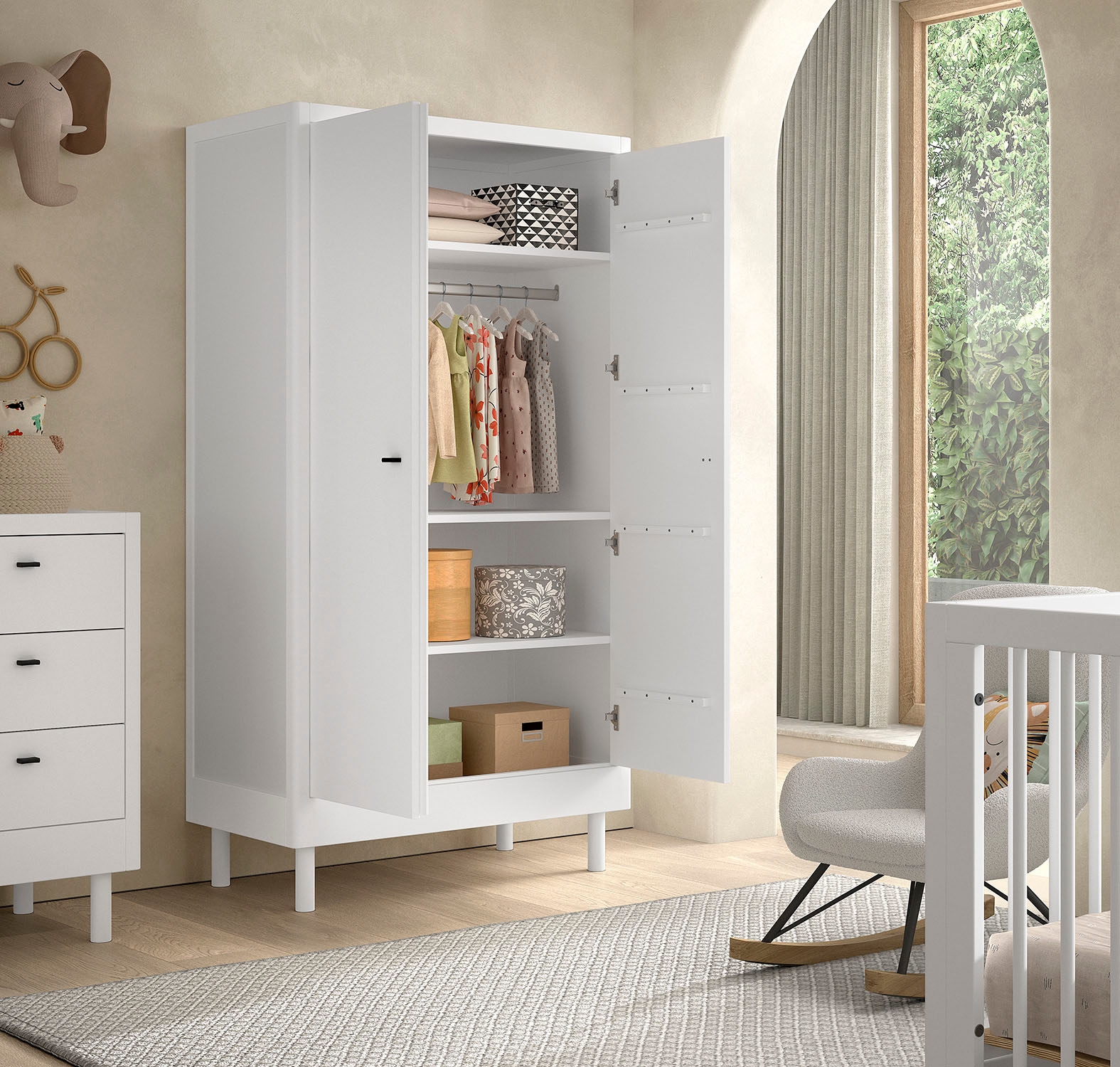 Home affaire Kleiderschrank »mit viel Stauraum, Facheinteilung, hochwertig und stabil gebaut«, Türen mit Soft-Close, Buche massiv weiß lackiert