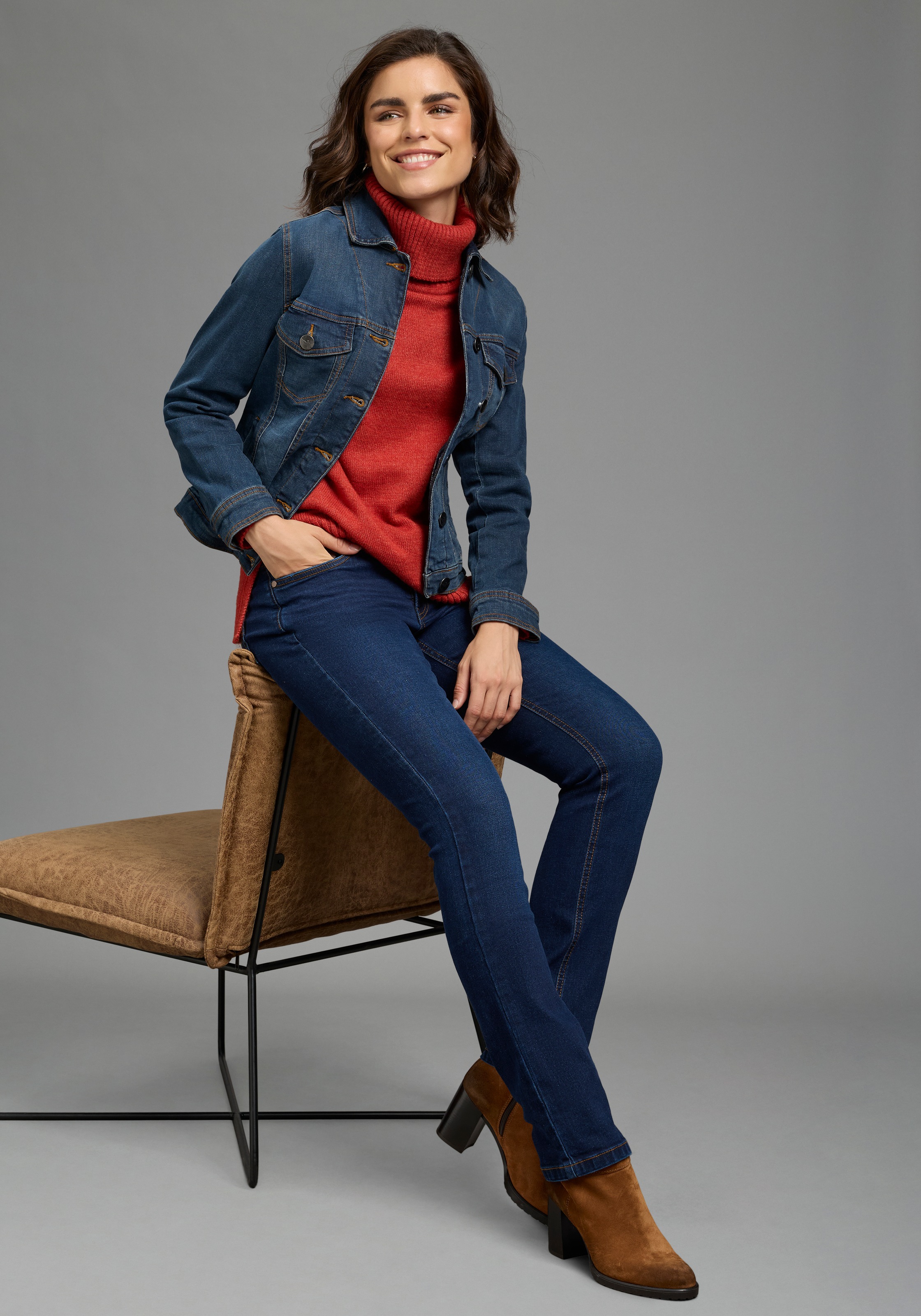 Arizona Jeansjacke aus Baumwollmischung,  figurbetont,  in Stretch-Qualität
