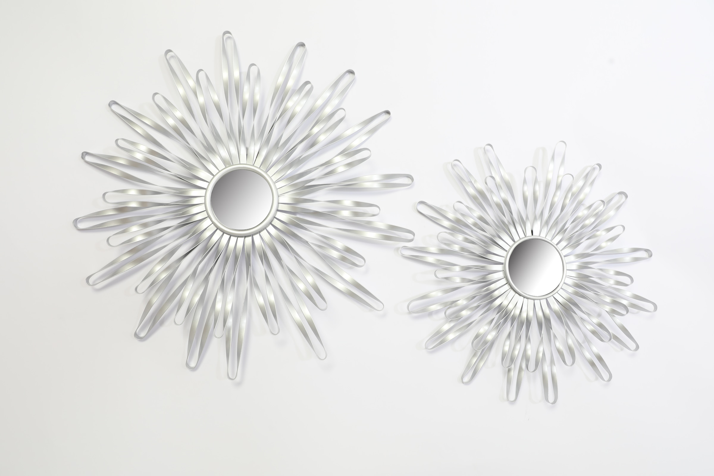 OTTO home Wanddekoobjekt »Sonne, im 2er Set: 35 und 46cm« Wanddekoration aus Metall mit kleinem Spiegel in der Mitte