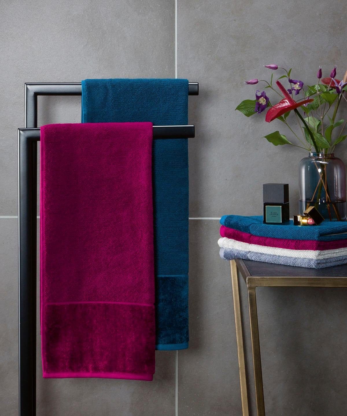 Möve Gästehandtuch »MÖVE Bamboo Luxe 3er Set Gästetuch«, (3 St., 3er Set Gästehandtücher 30 x 50 cm), mit seidig glänzenden Bordüren