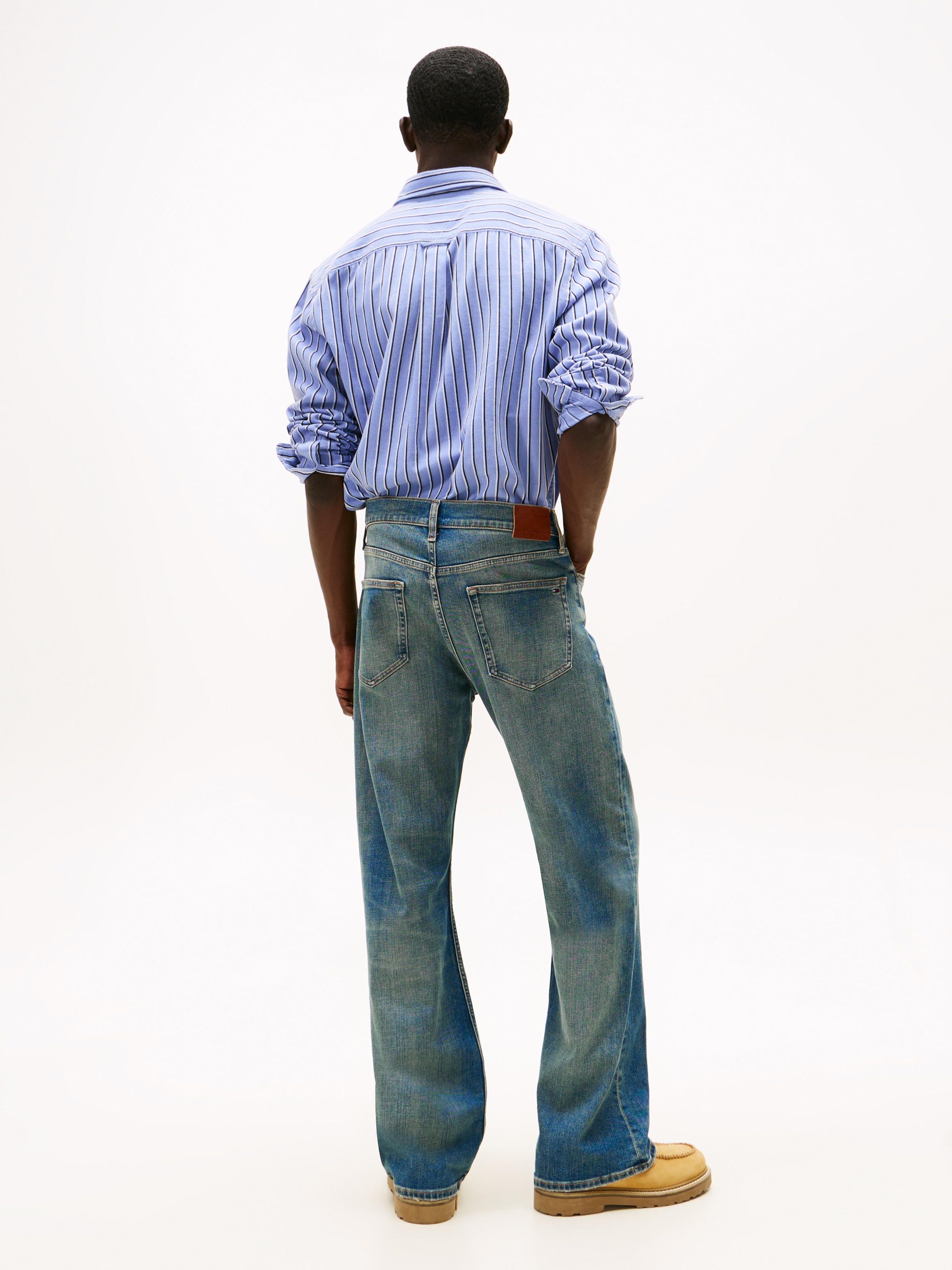 Tommy Jeans Bootcut-Jeans »ROBBIE« mit Fade-Effekten, relaxed fit